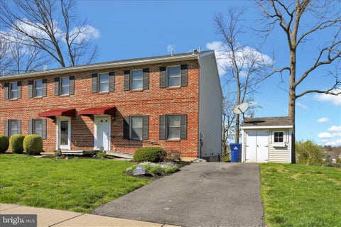 Townhouse For Sale - 2513 Jefferson Avenue<br/> Berks County, WEST LAWN, PA 19609