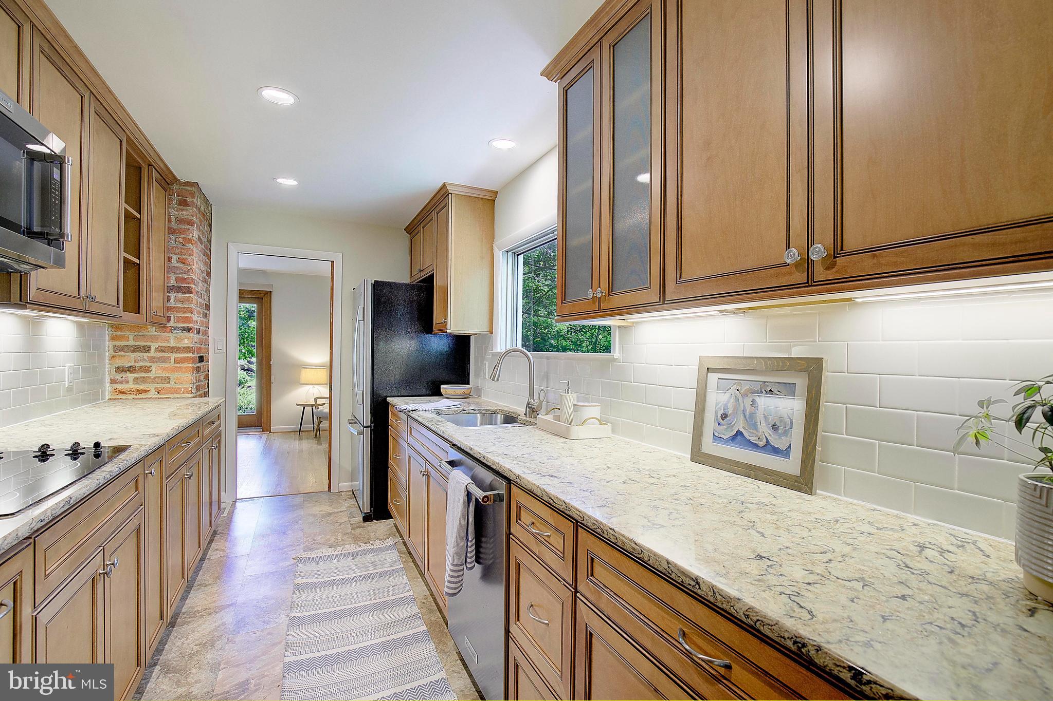 ANNAPOLIS ROADS - Residential