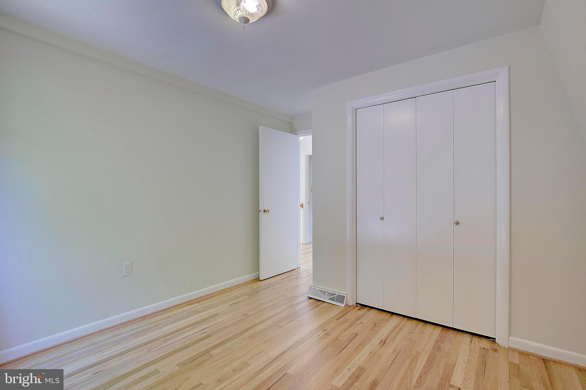 ANNAPOLIS ROADS - Residential