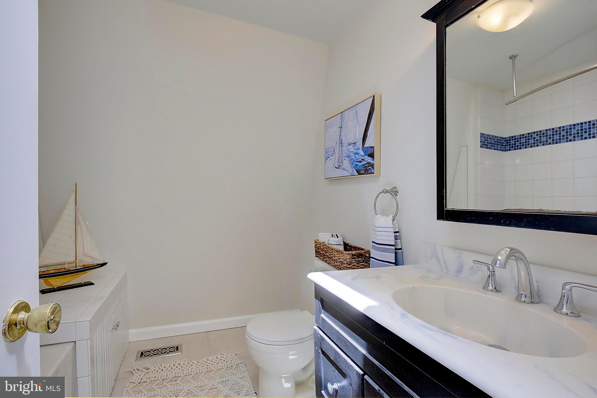 ANNAPOLIS ROADS - Residential