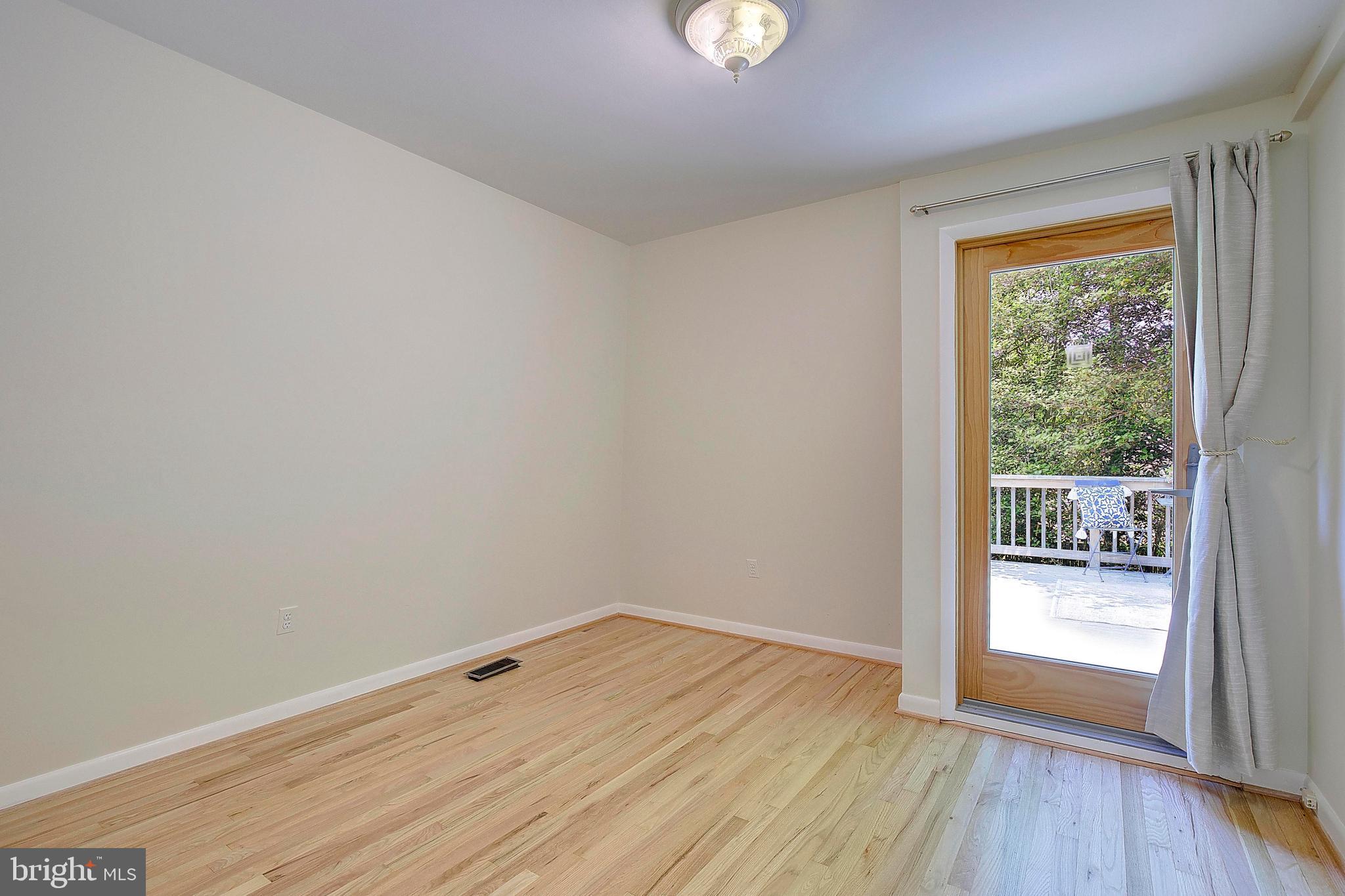 ANNAPOLIS ROADS - Residential