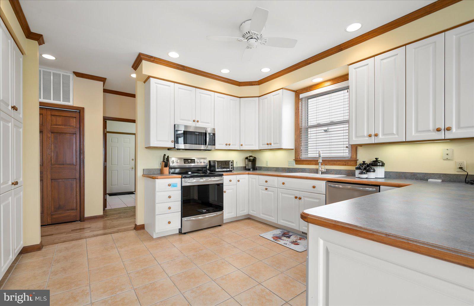 CAINE KEYS II - Residential