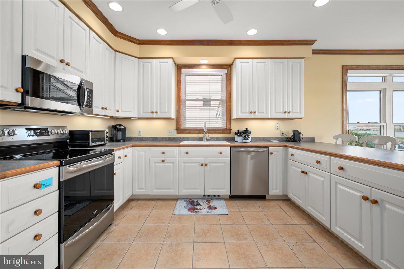 CAINE KEYS II - Residential