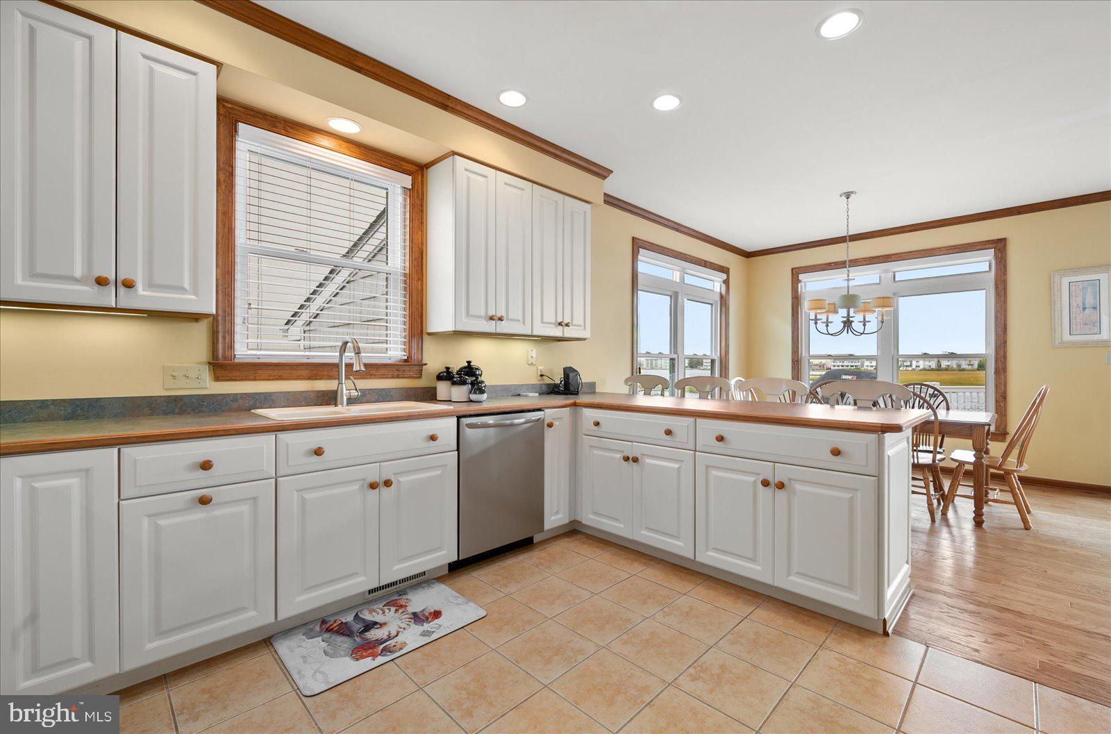 CAINE KEYS II - Residential