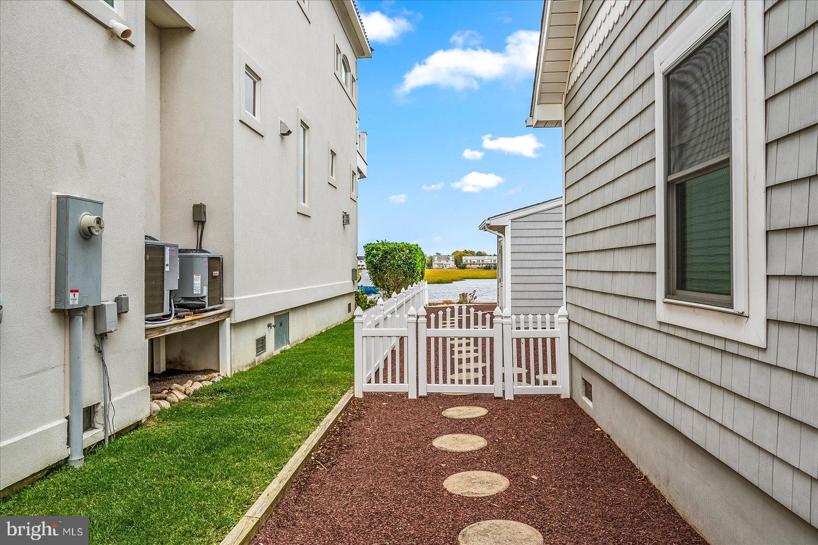 CAINE KEYS II - Residential