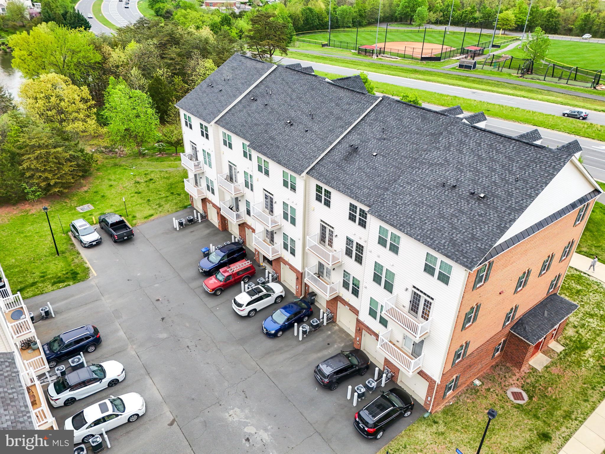 MORLEY CORNER - Residential