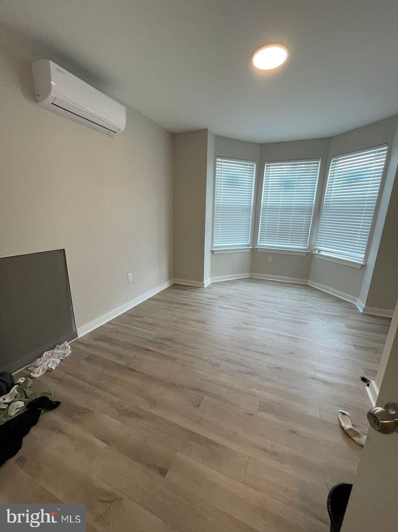 KENSINGTON - Residential