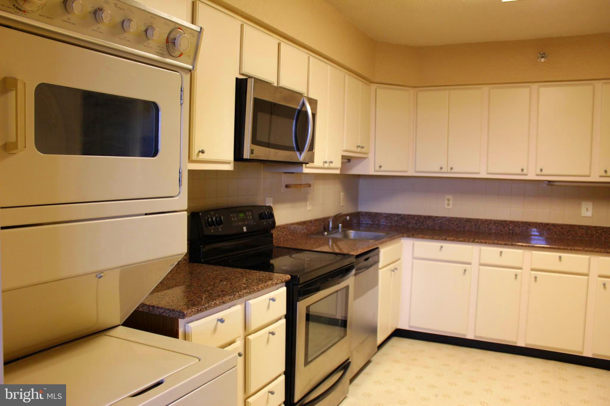 SKYLINE HOUSE - Residential Lease