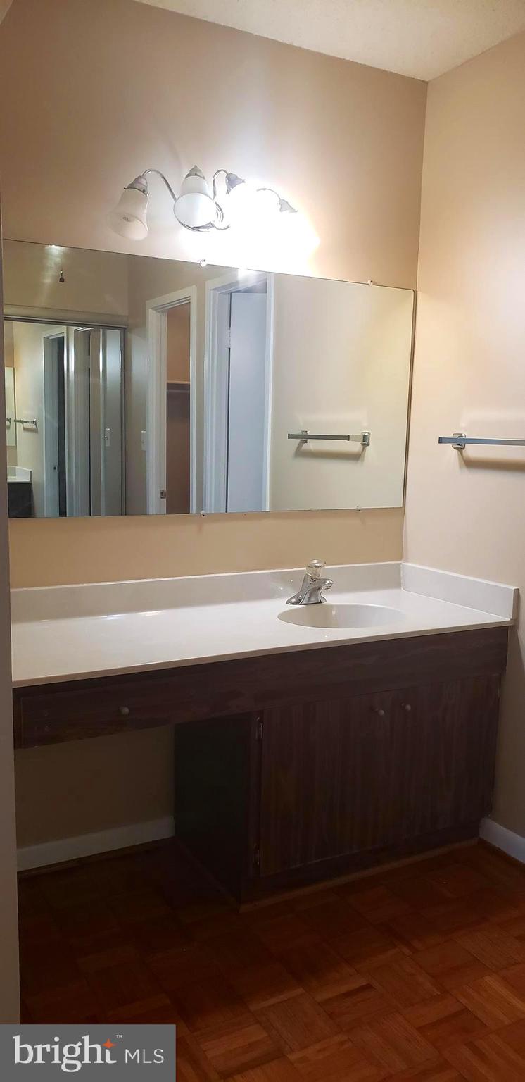 SKYLINE HOUSE - Residential Lease