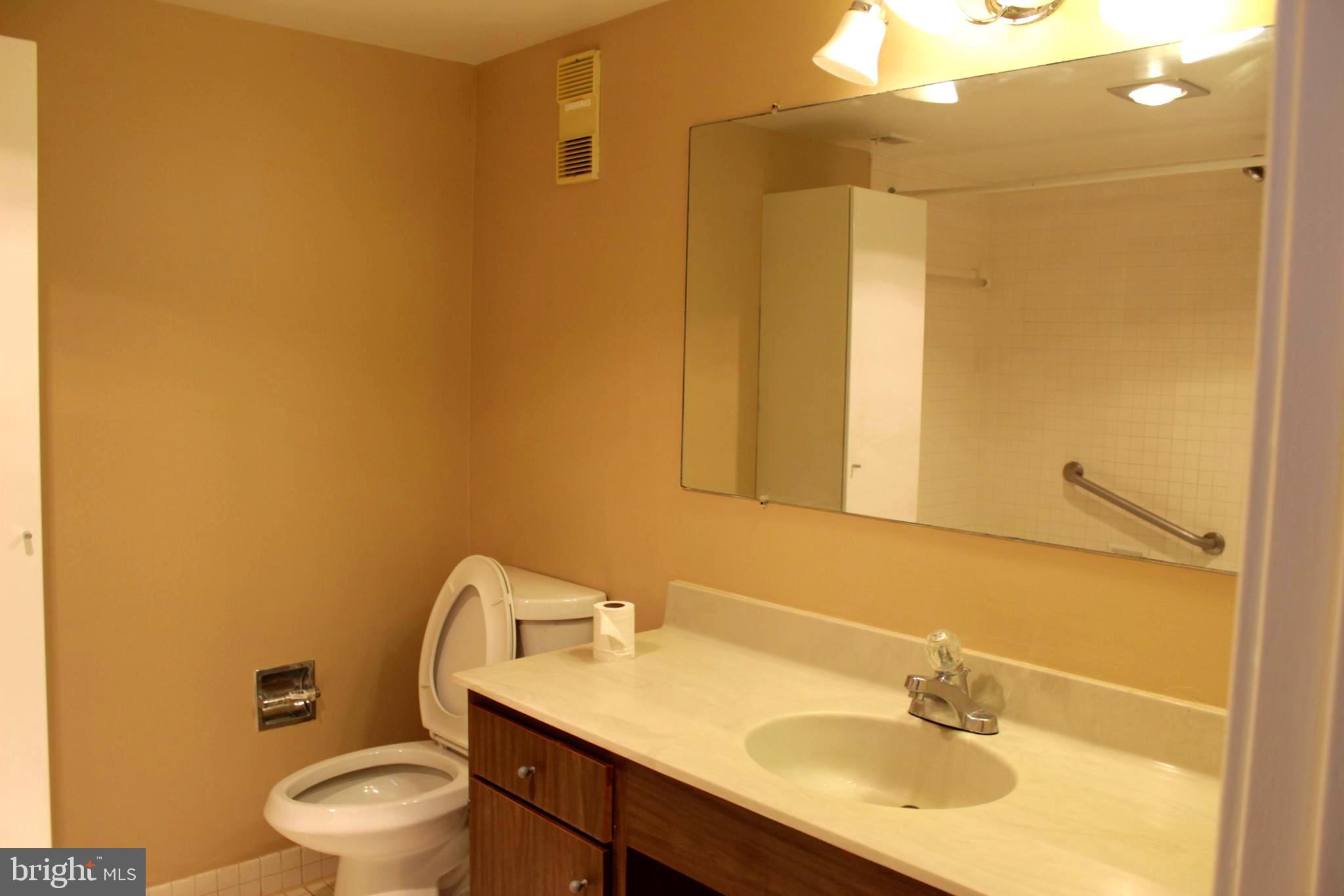 SKYLINE HOUSE - Residential Lease