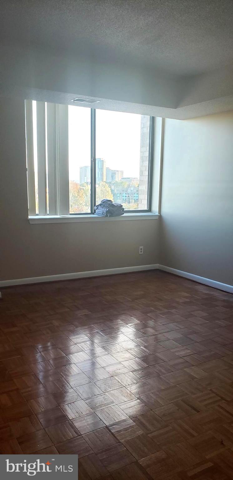 SKYLINE HOUSE - Residential Lease