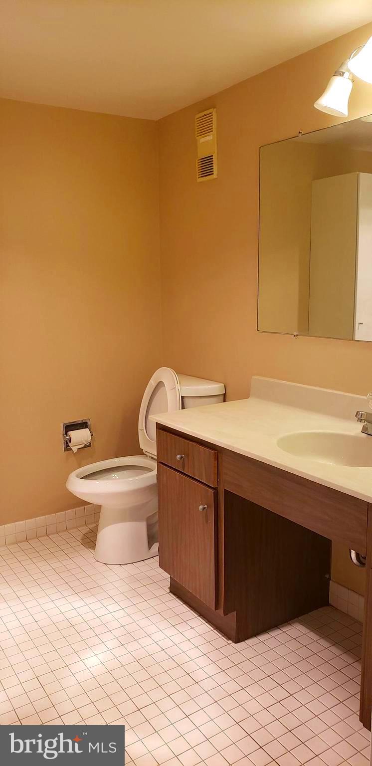 SKYLINE HOUSE - Residential Lease