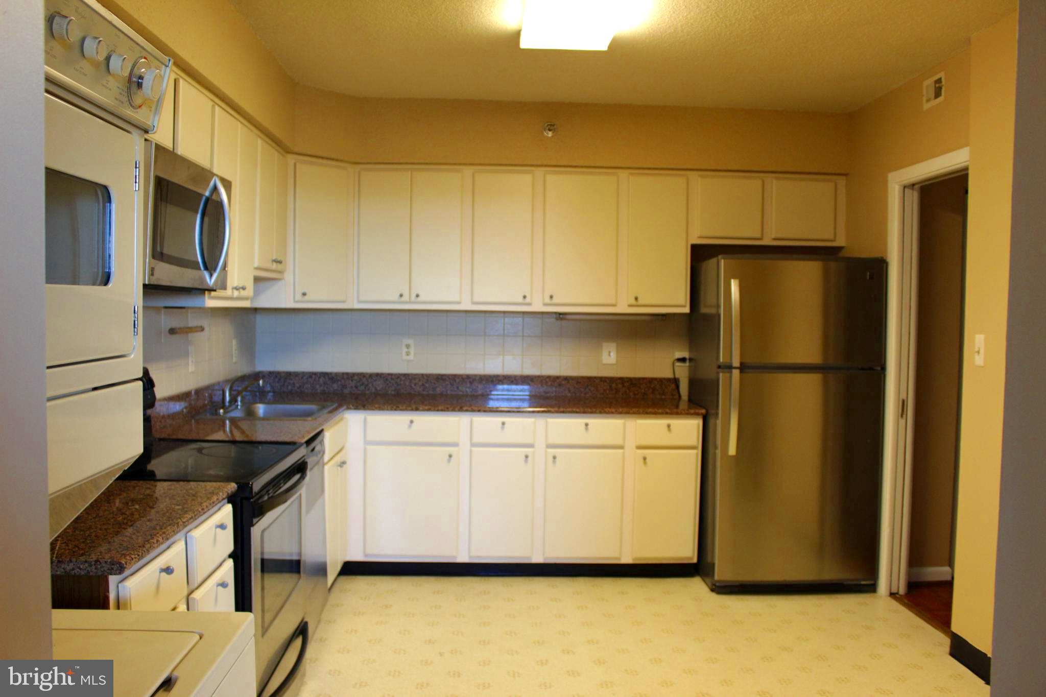 SKYLINE HOUSE - Residential Lease