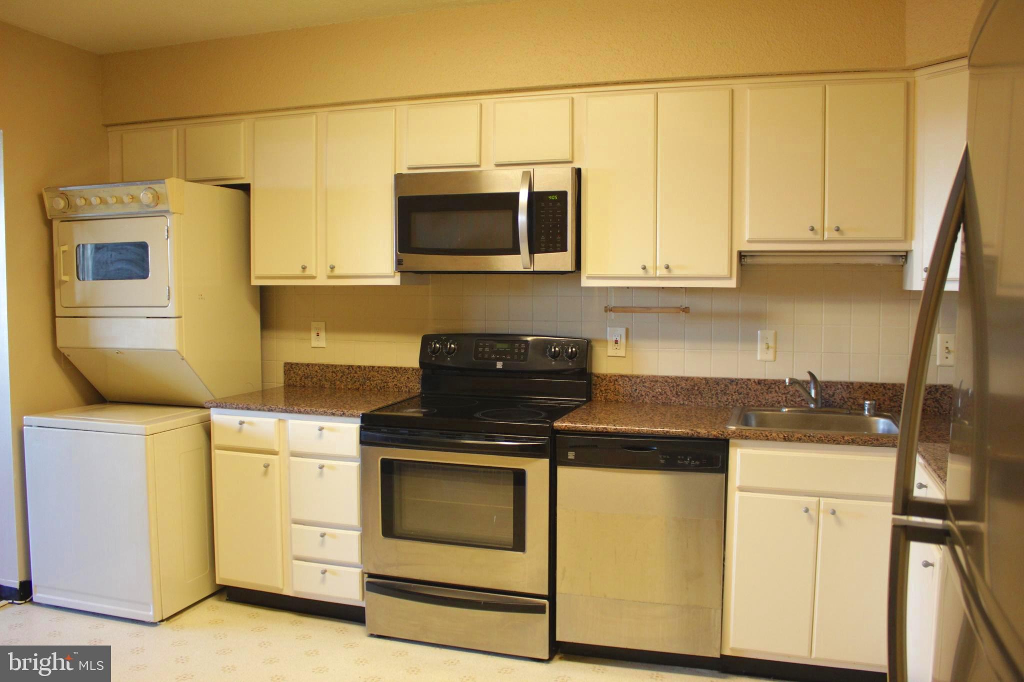 SKYLINE HOUSE - Residential Lease