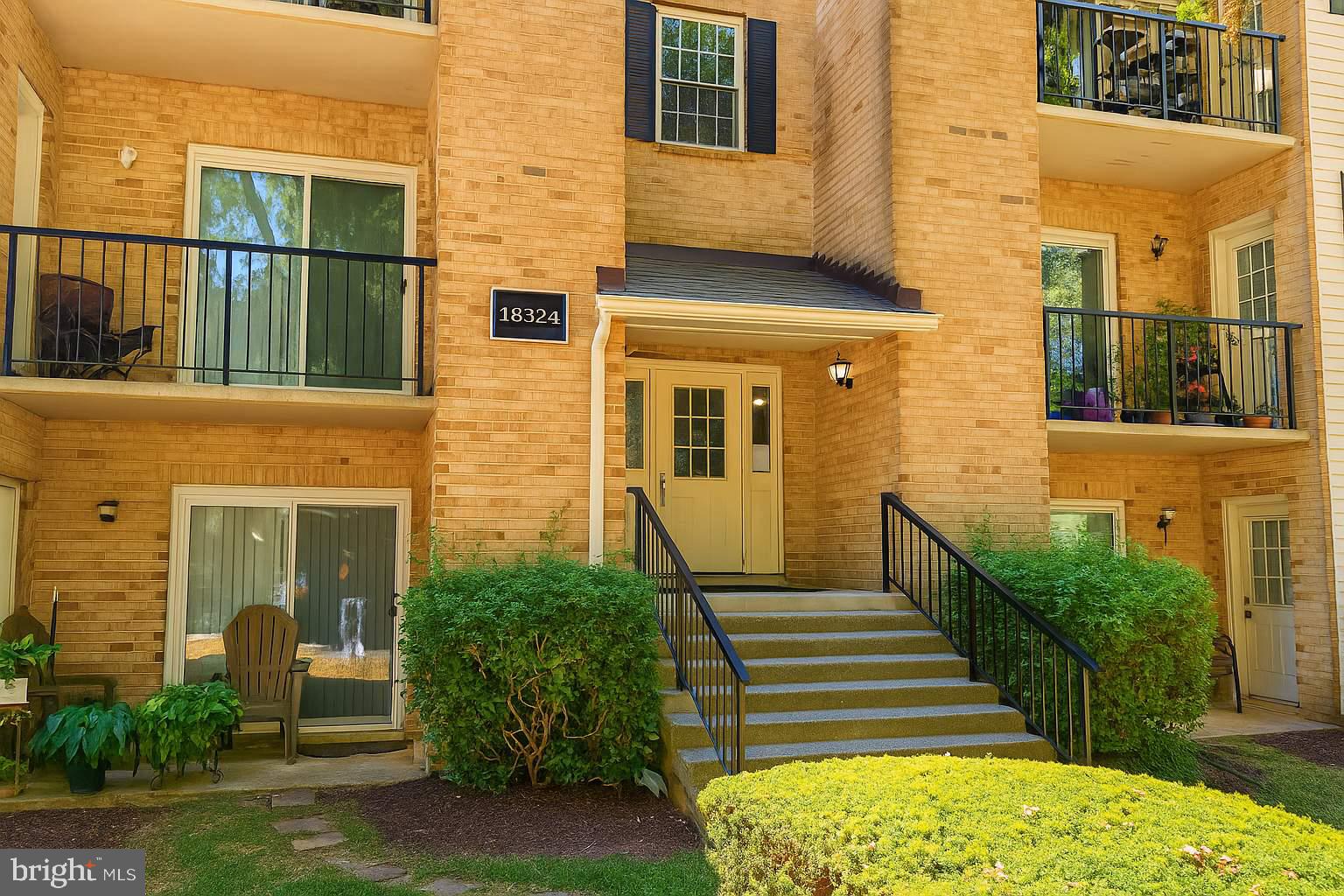 This lovely condo is located in the popular Flower Hill community.
You'll love the charm of this floorplan. Traditional floorplan with combined living and dining area, separate kitchen and ample bedroom w/plenty of closet space.
Pet Friendly! Small pet preferred.
W/D
Enjoy the amenities that this home has access too. Seasonal swimming pool, Tennis Courts, Clubhouse, Walking paths, Basketball Courts and more!
Within minutes to Shady Grove Metro Station, I-270, ICC-200 and I-495.