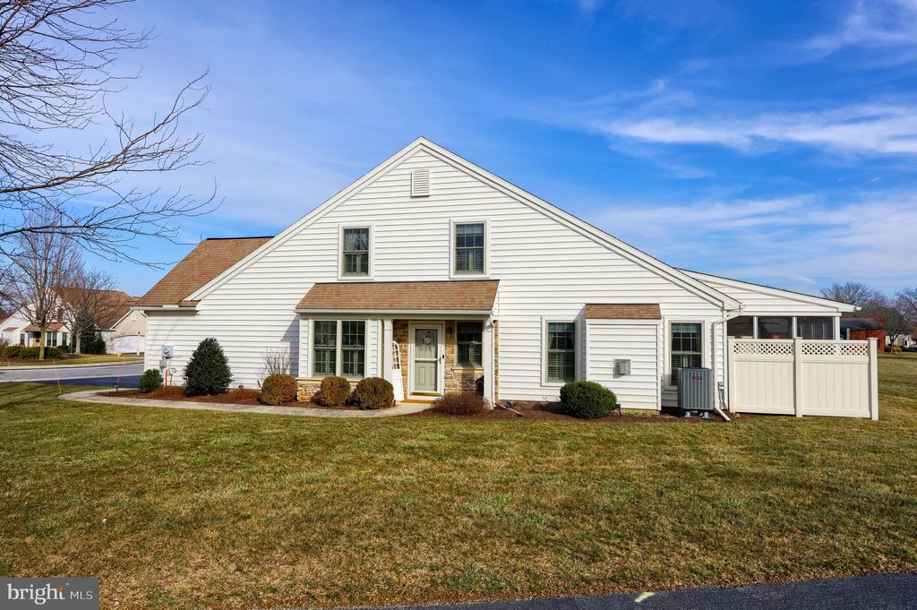 Photo of 12 LEEDS CT, LANCASTER, PA 17602 (MLS # PALA2030454)