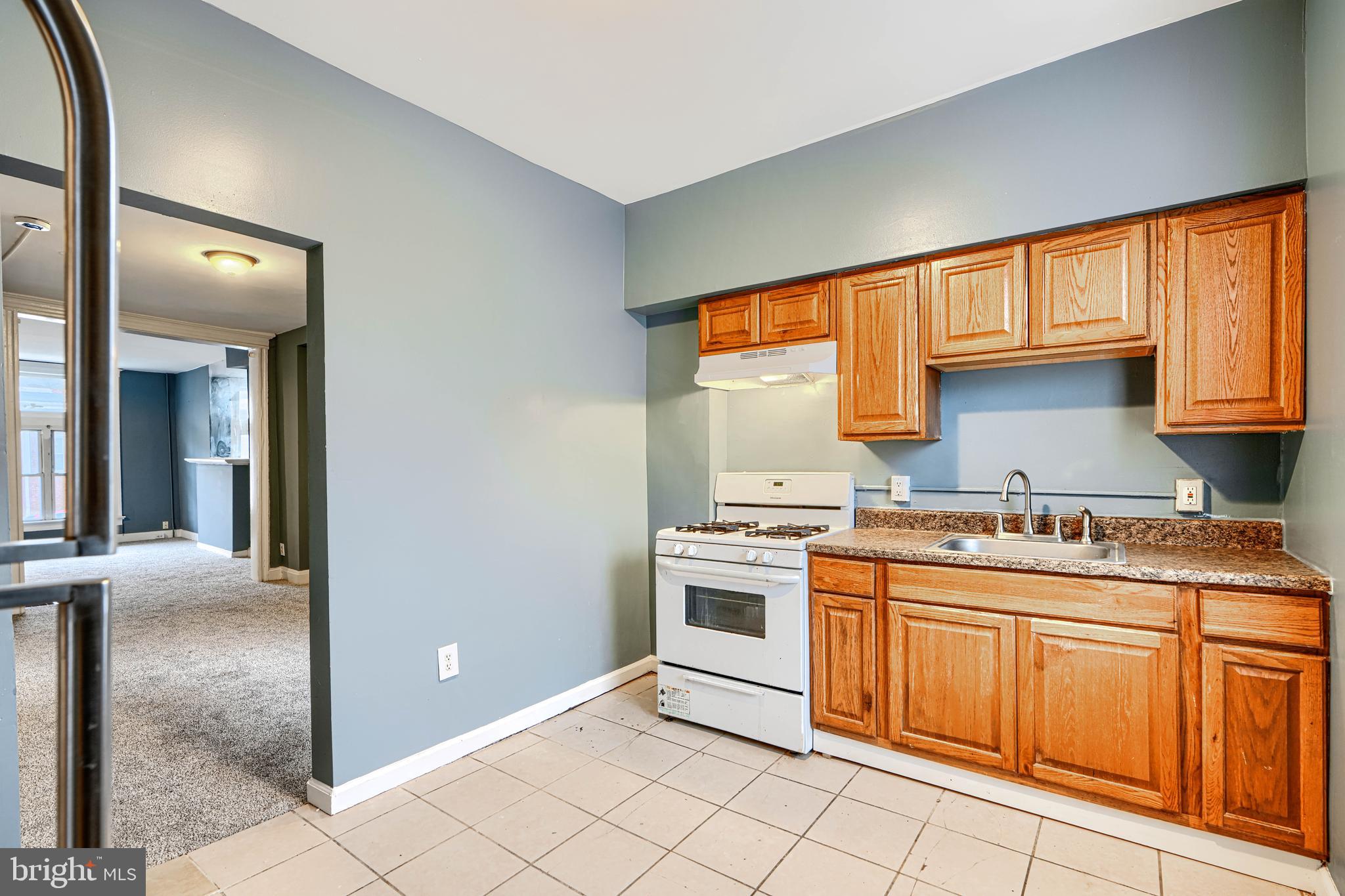 FOUR BY FOUR - Residential