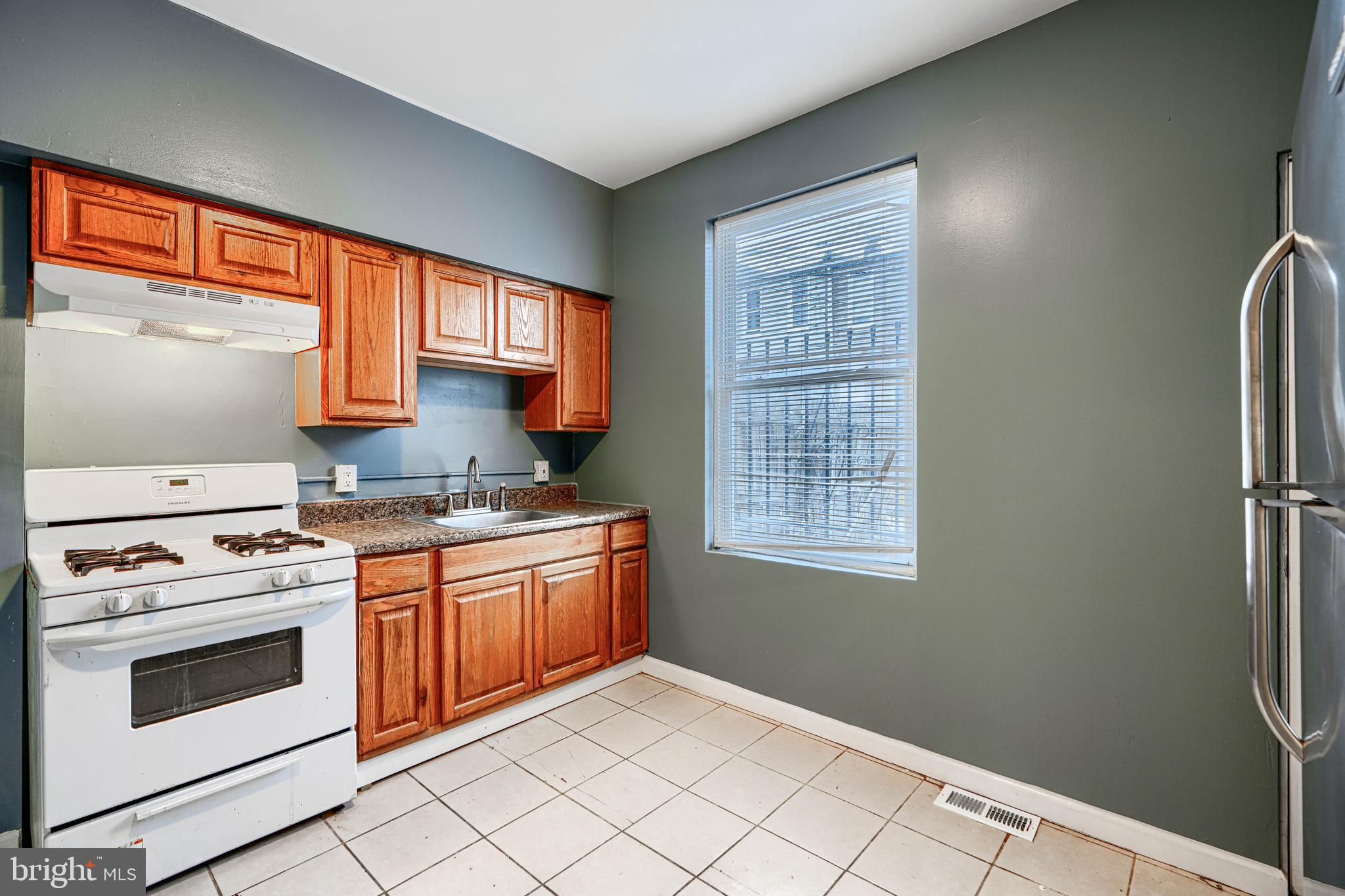 FOUR BY FOUR - Residential