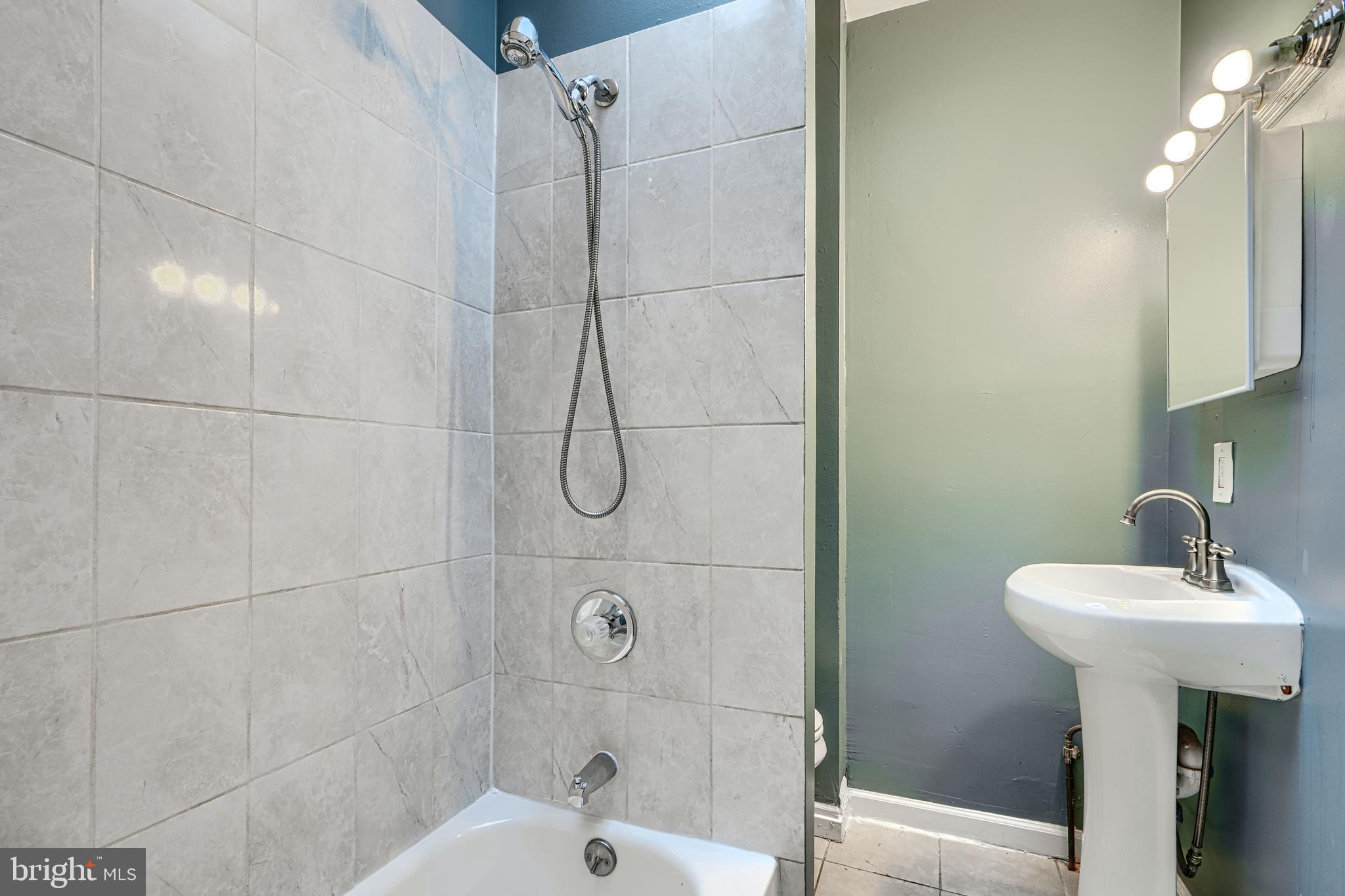 FOUR BY FOUR - Residential