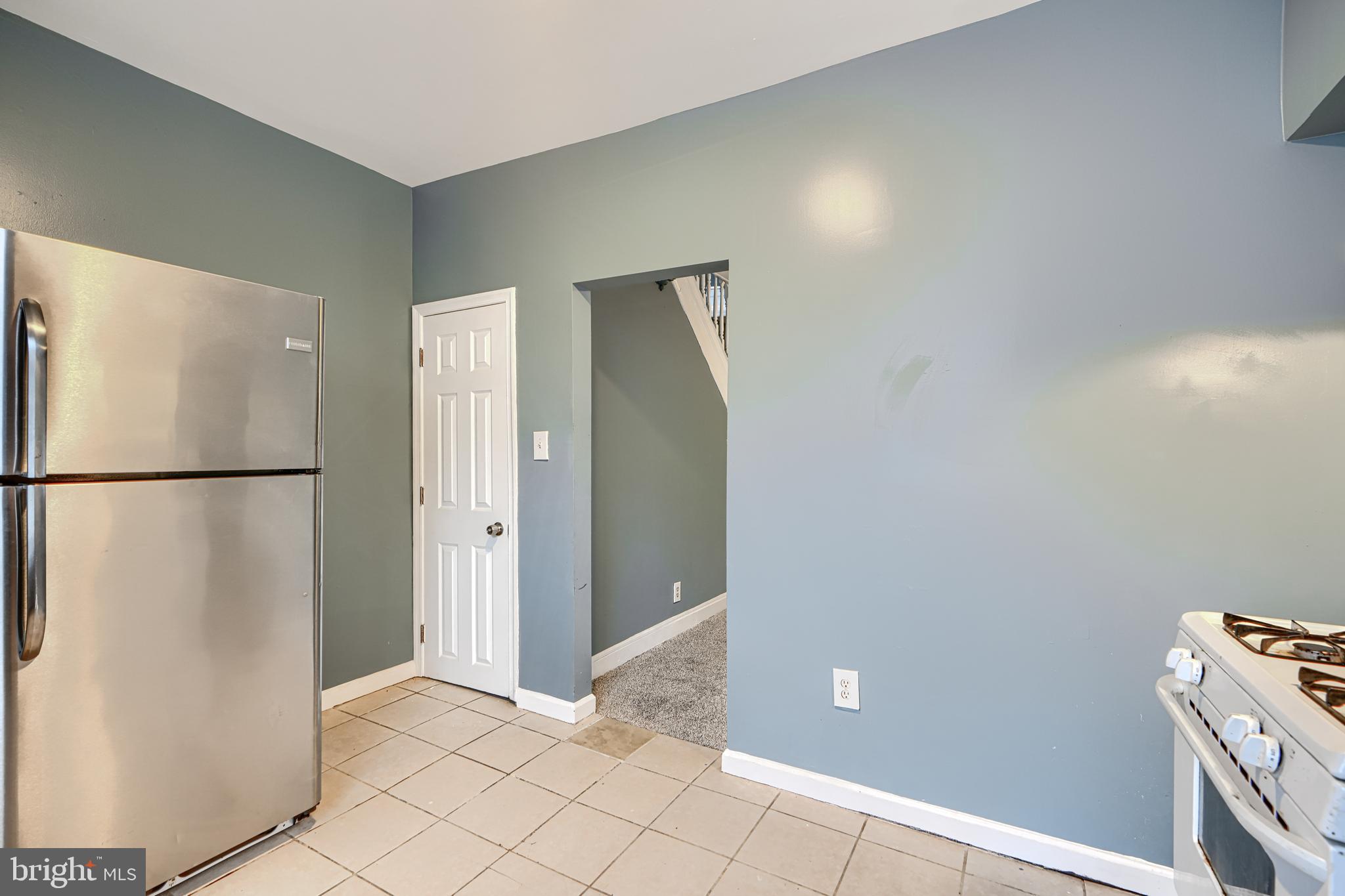 FOUR BY FOUR - Residential