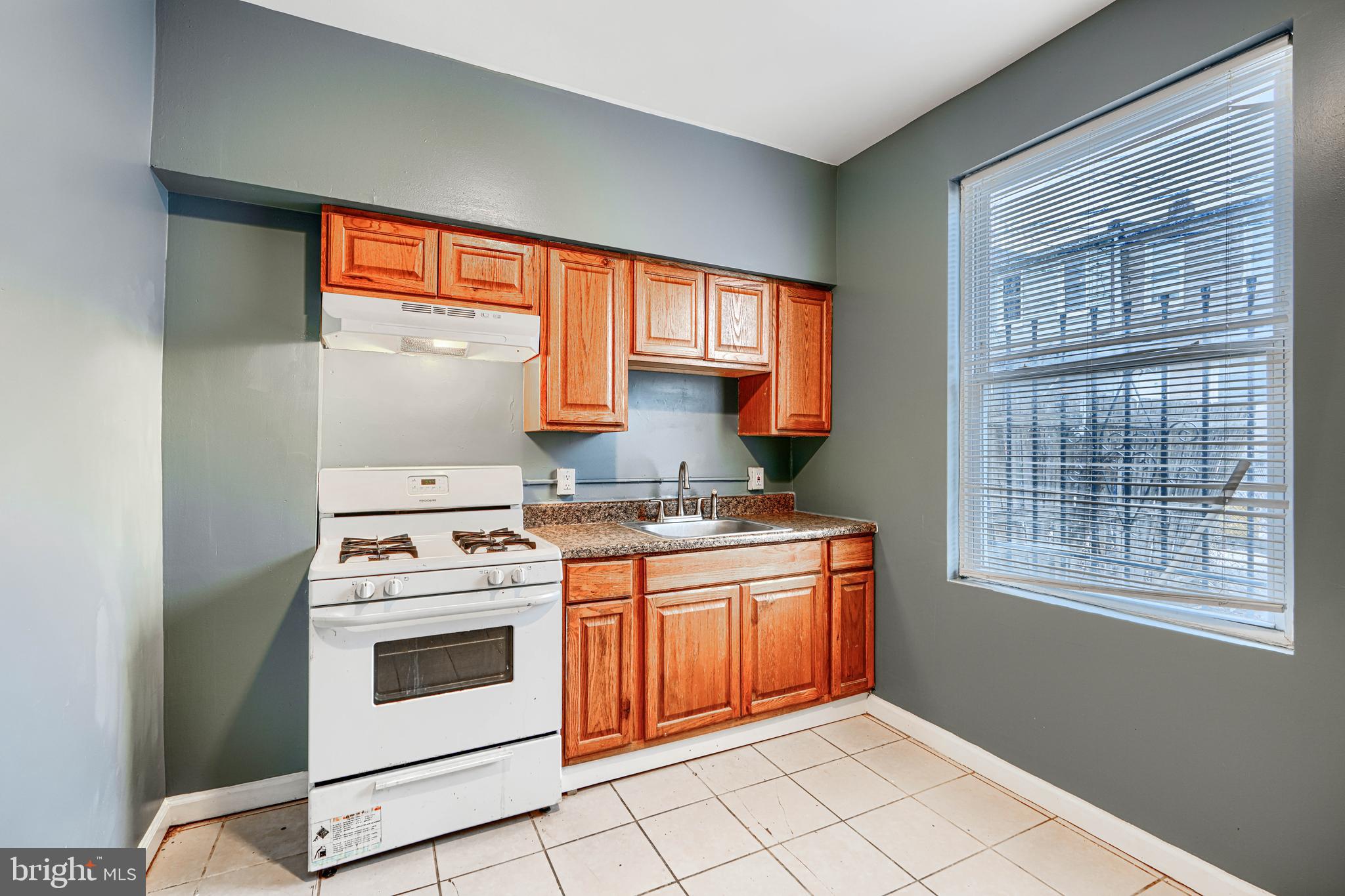 FOUR BY FOUR - Residential