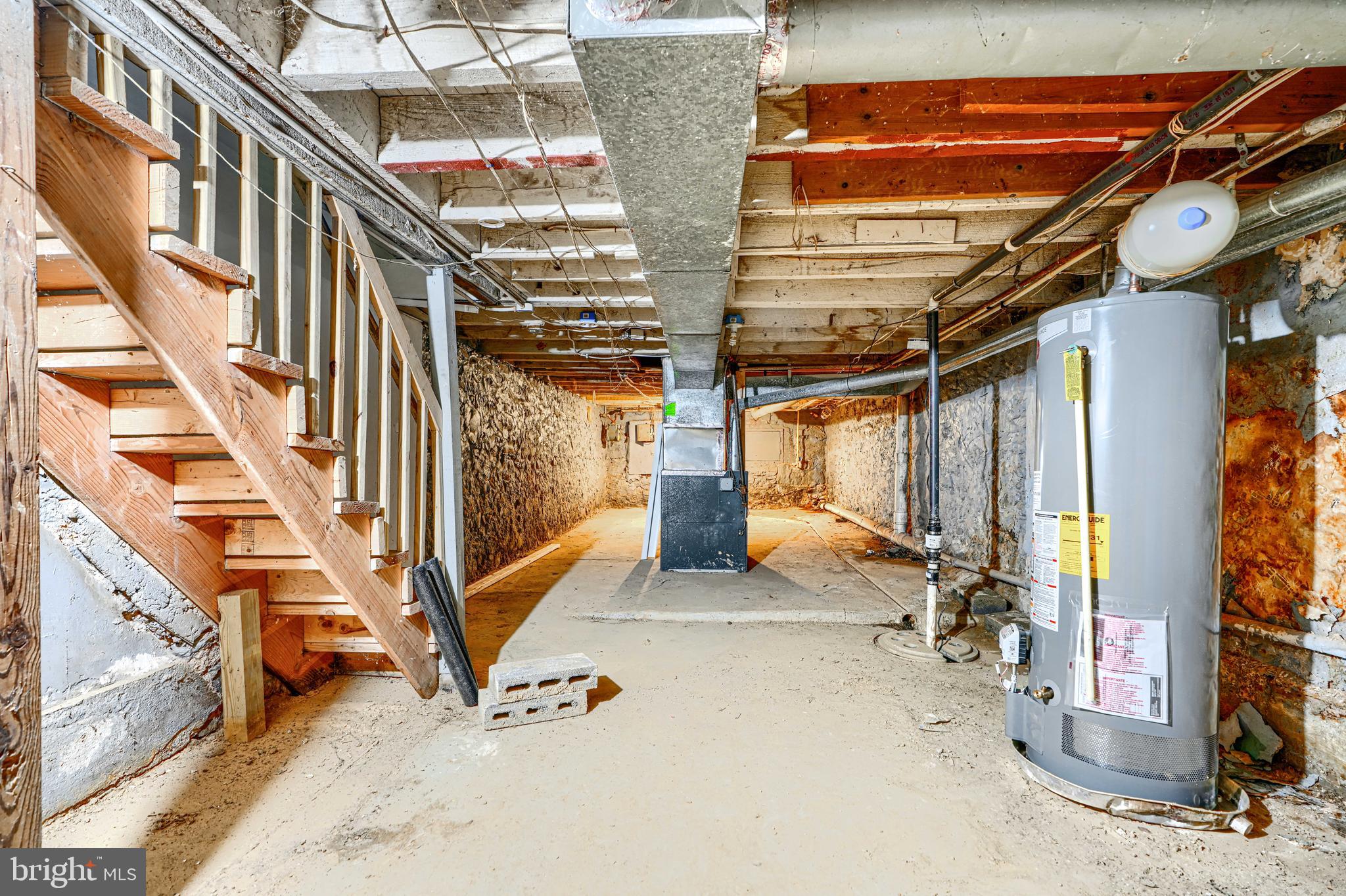 FOUR BY FOUR - Residential