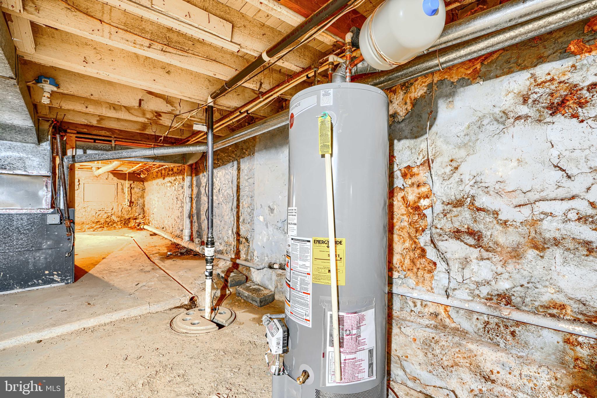 FOUR BY FOUR - Residential