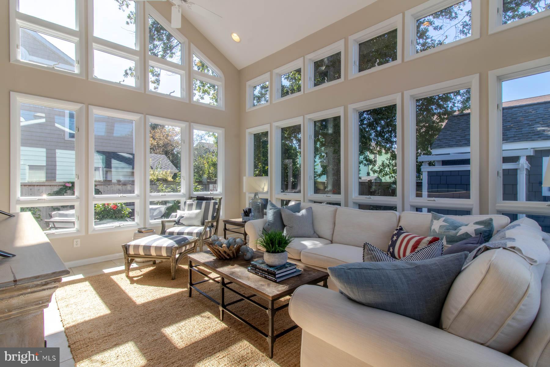 COUNTRY CLUB ESTATES - Residential