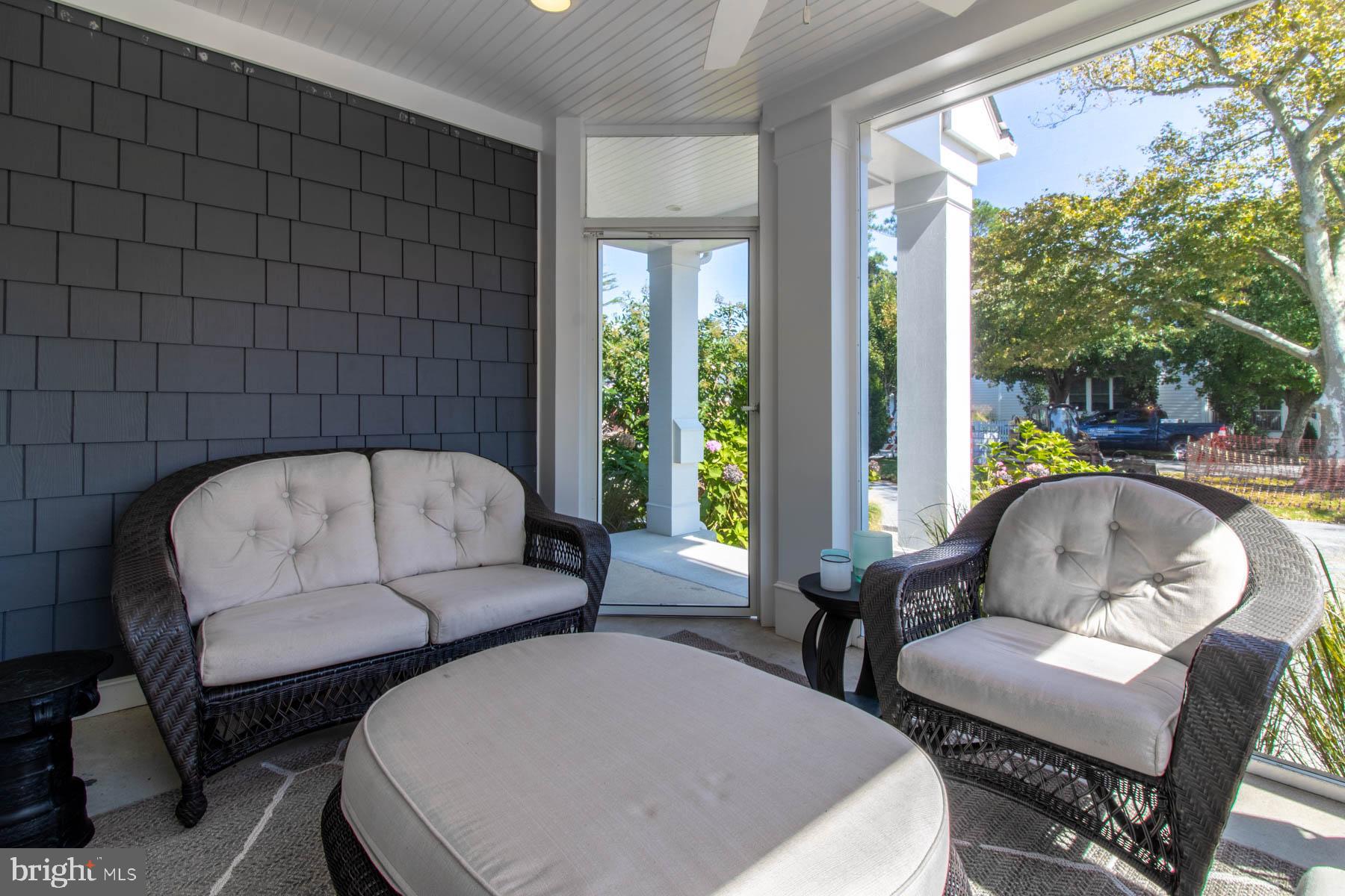 COUNTRY CLUB ESTATES - Residential