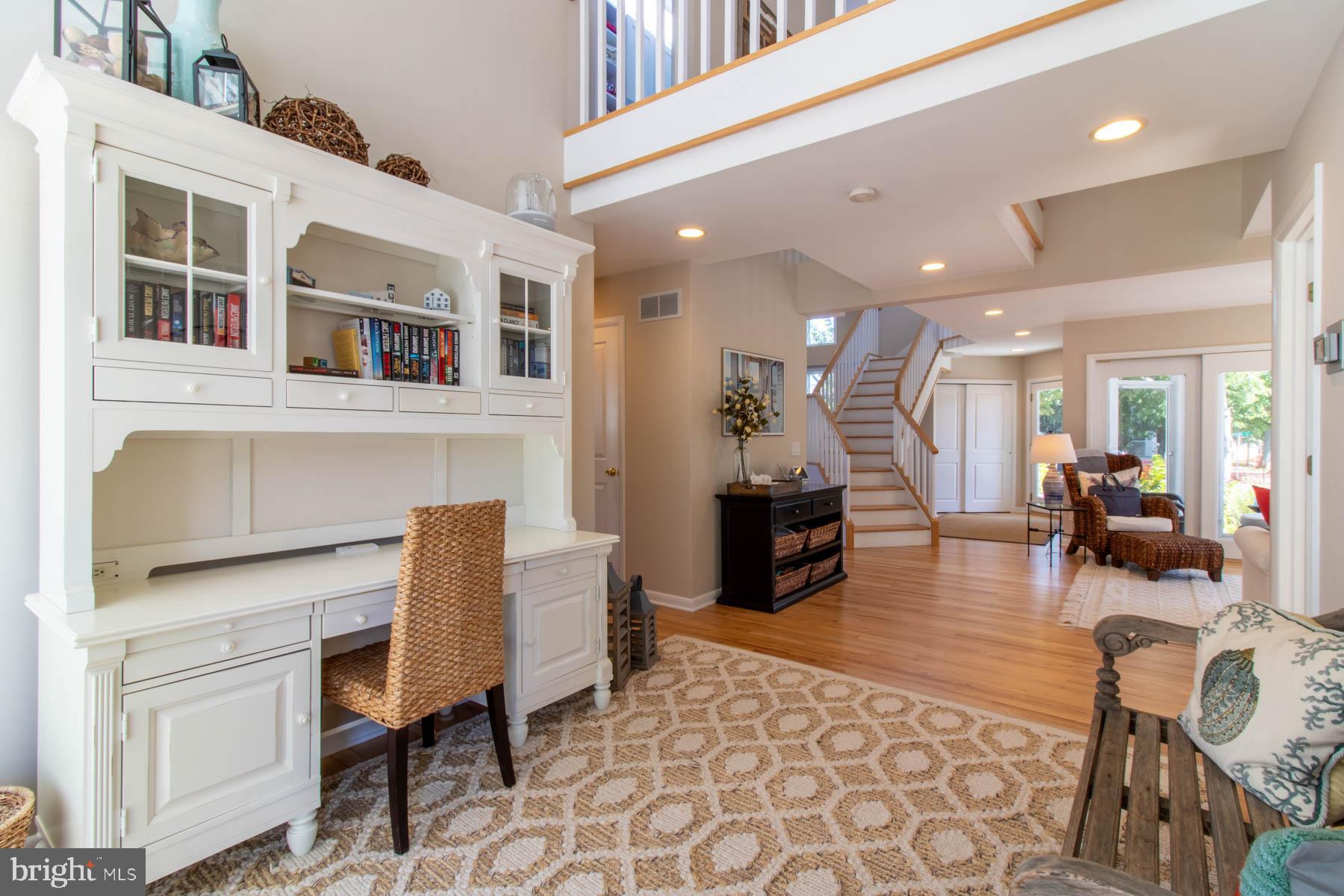 COUNTRY CLUB ESTATES - Residential