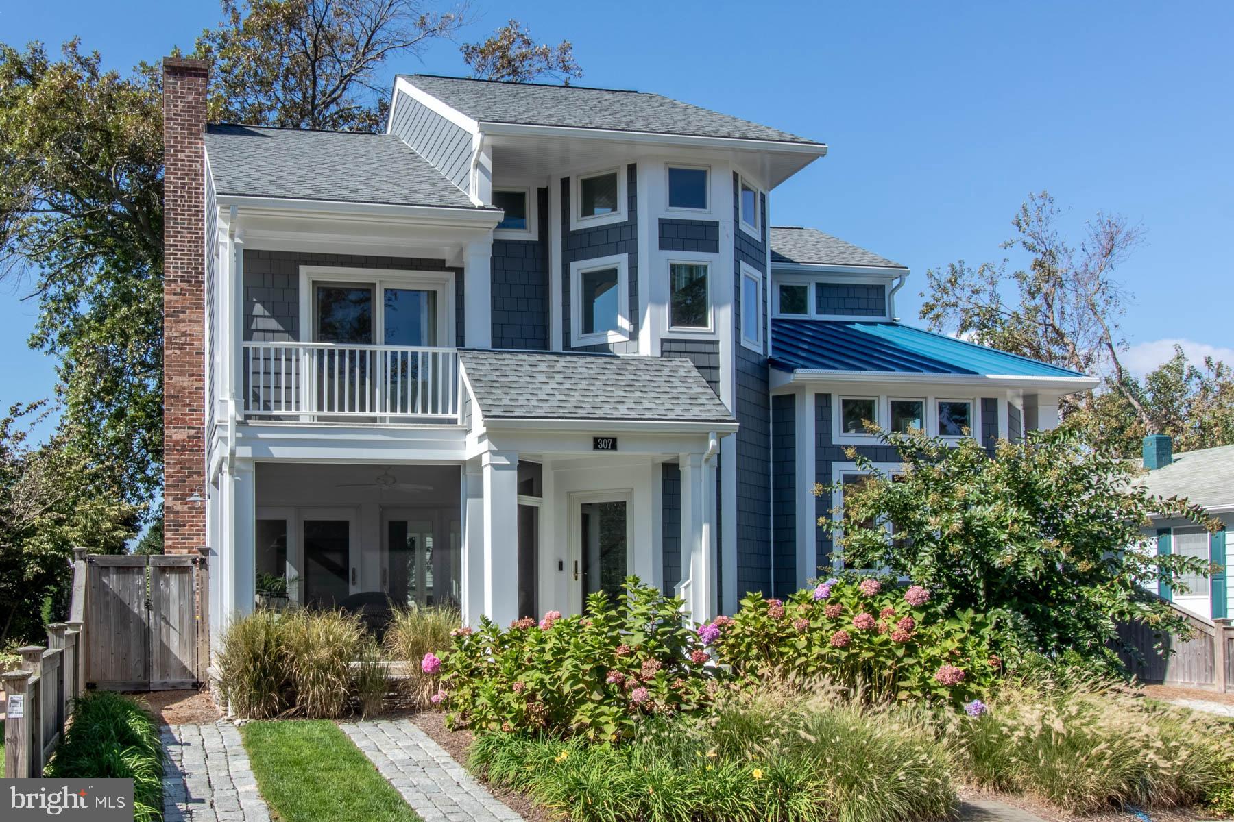 COUNTRY CLUB ESTATES - Residential