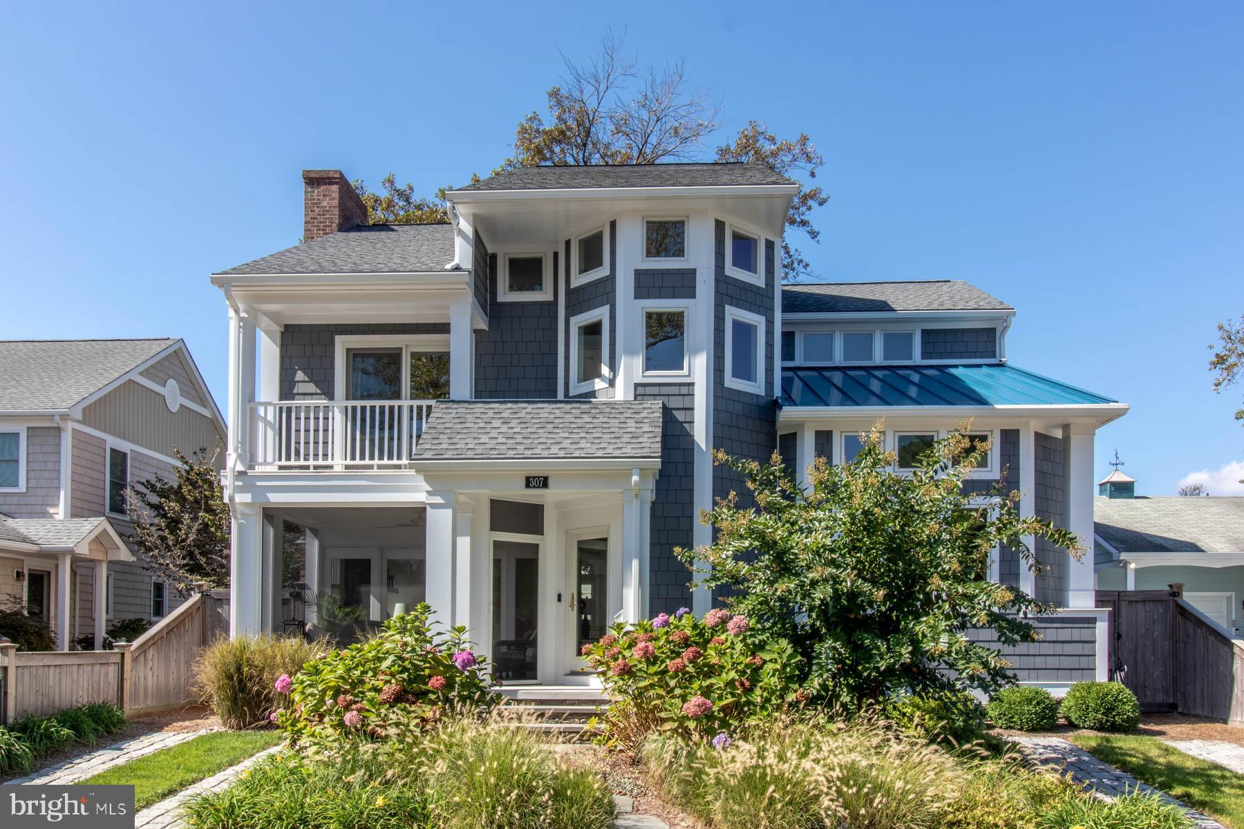 COUNTRY CLUB ESTATES - Residential