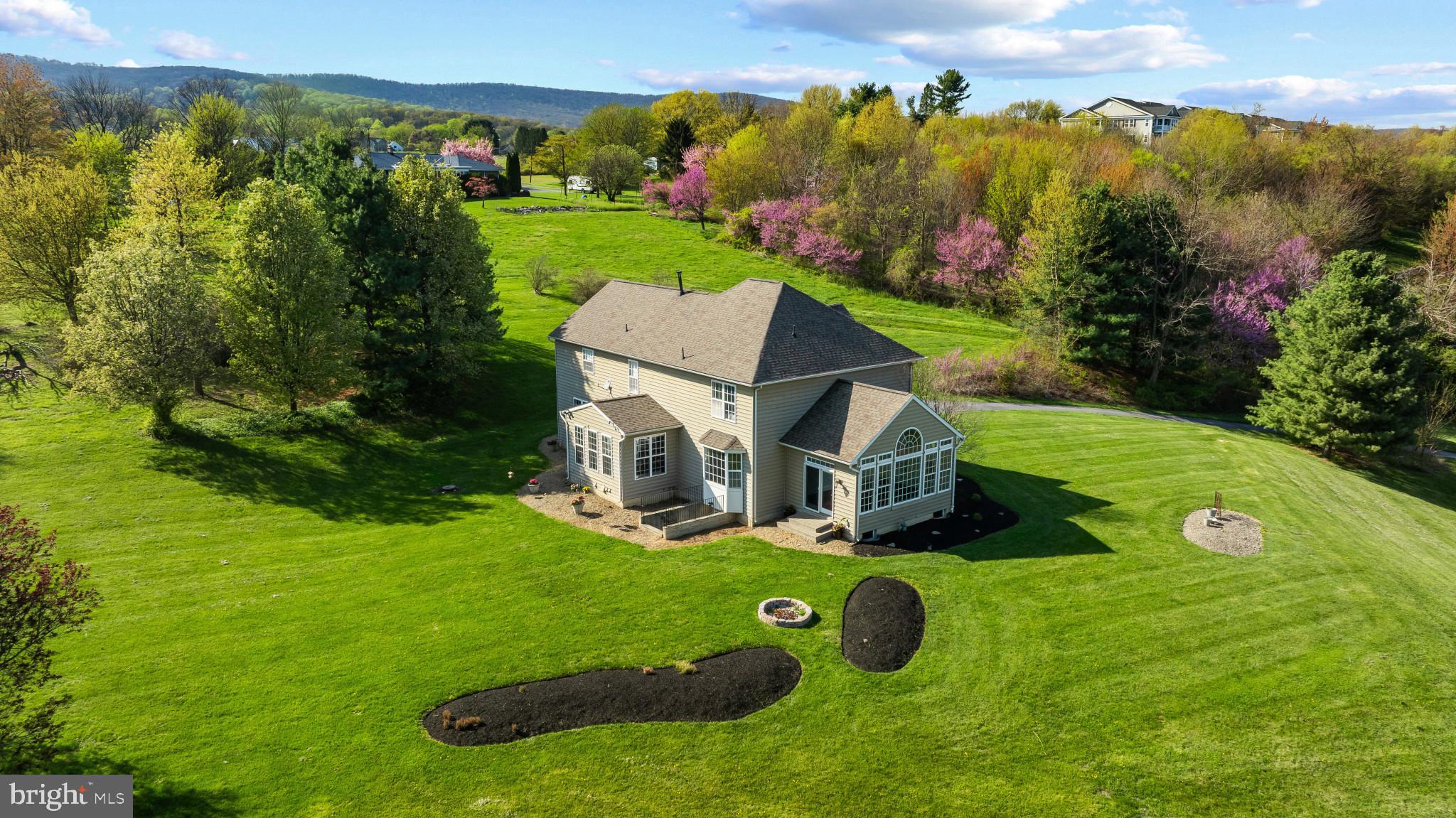 2231 W GREENLEAF DRIVE