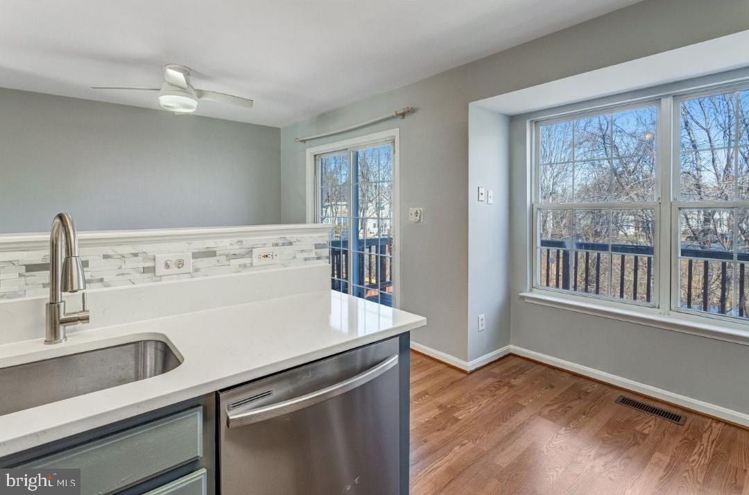 LAKECREST - Residential Lease