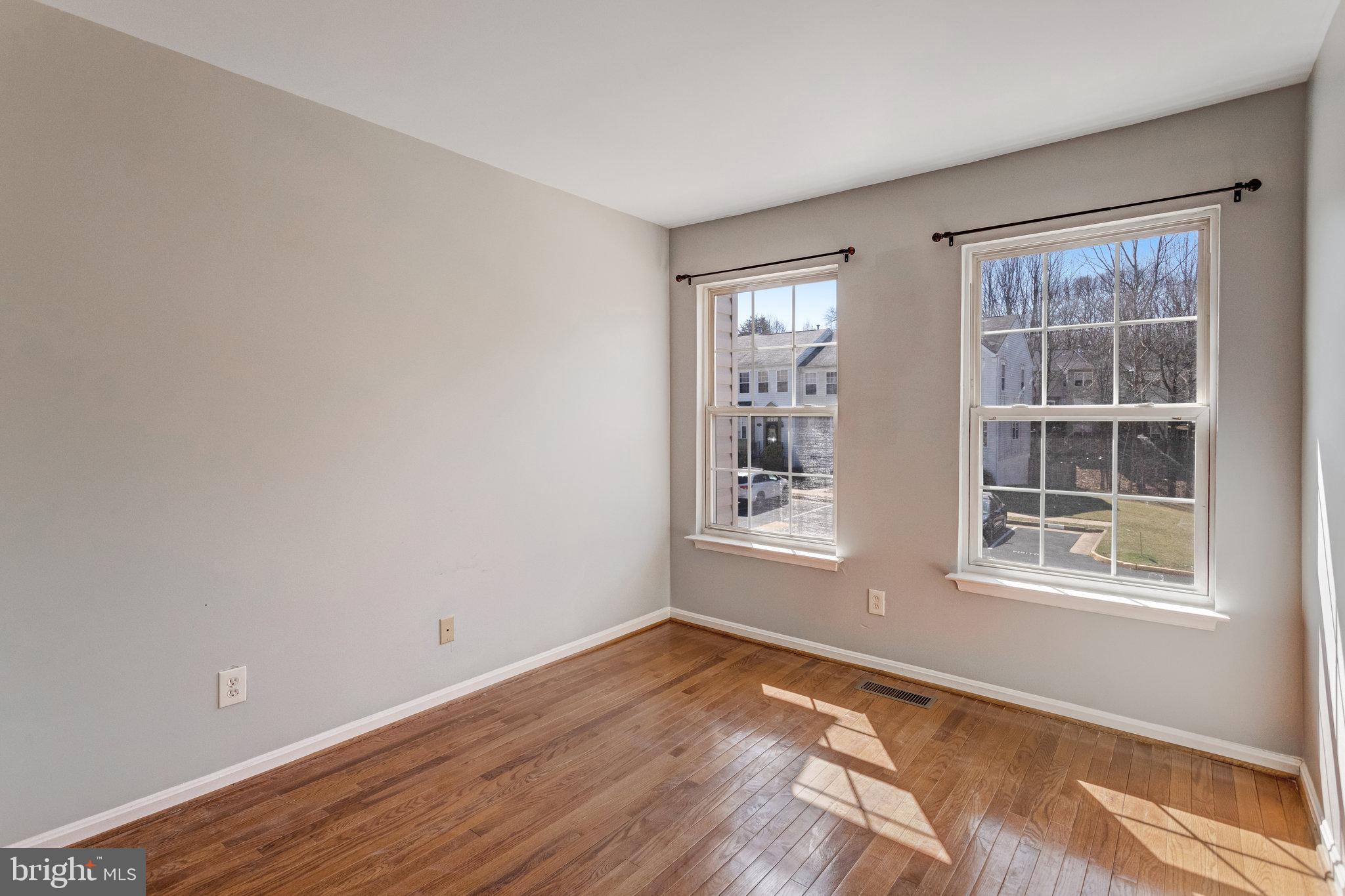 LAKECREST - Residential Lease