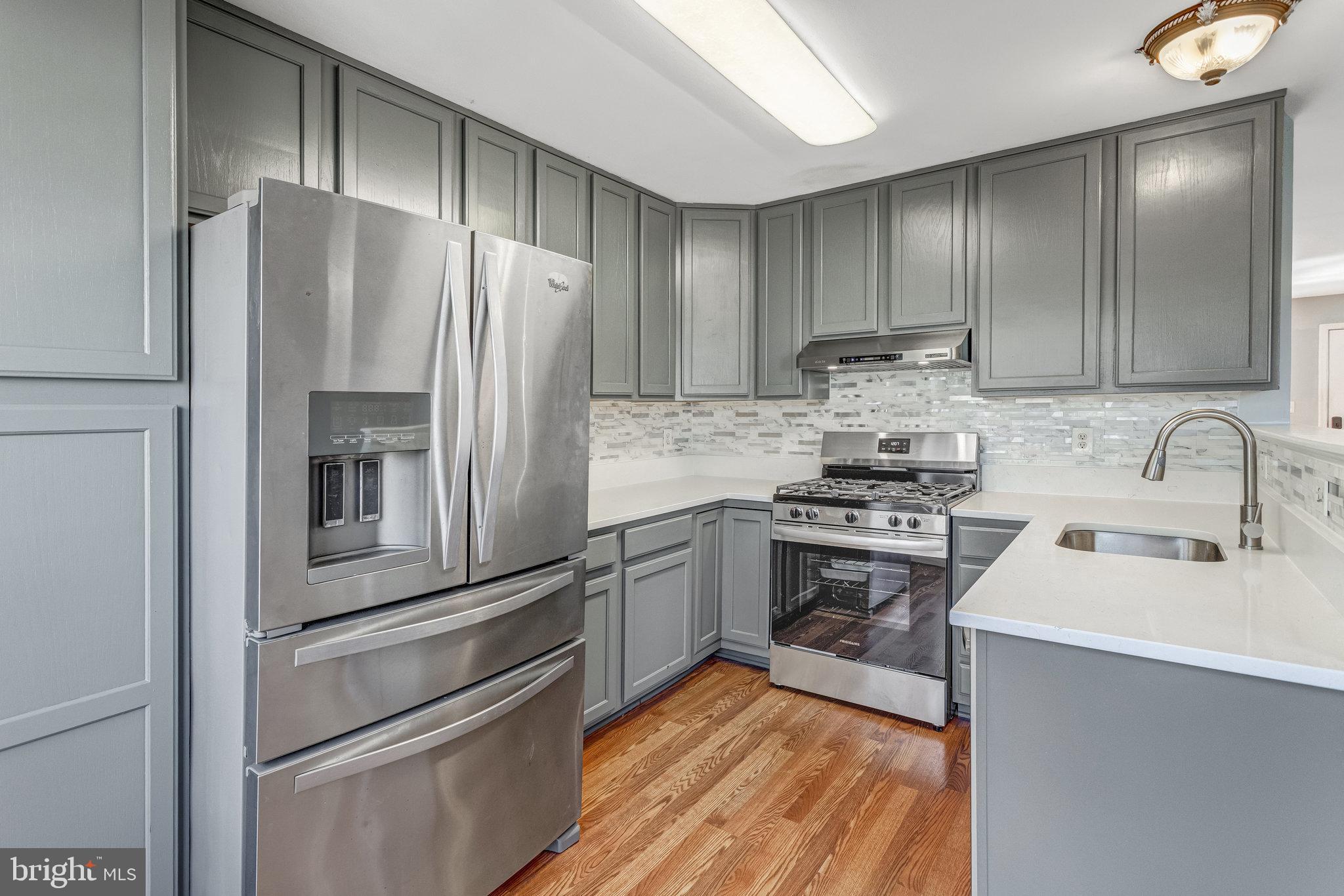 LAKECREST - Residential Lease