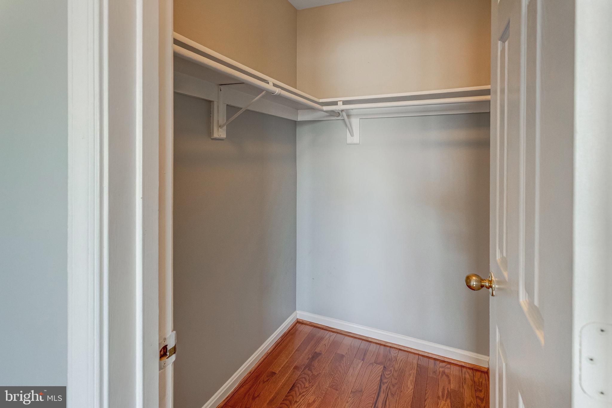 LAKECREST - Residential Lease