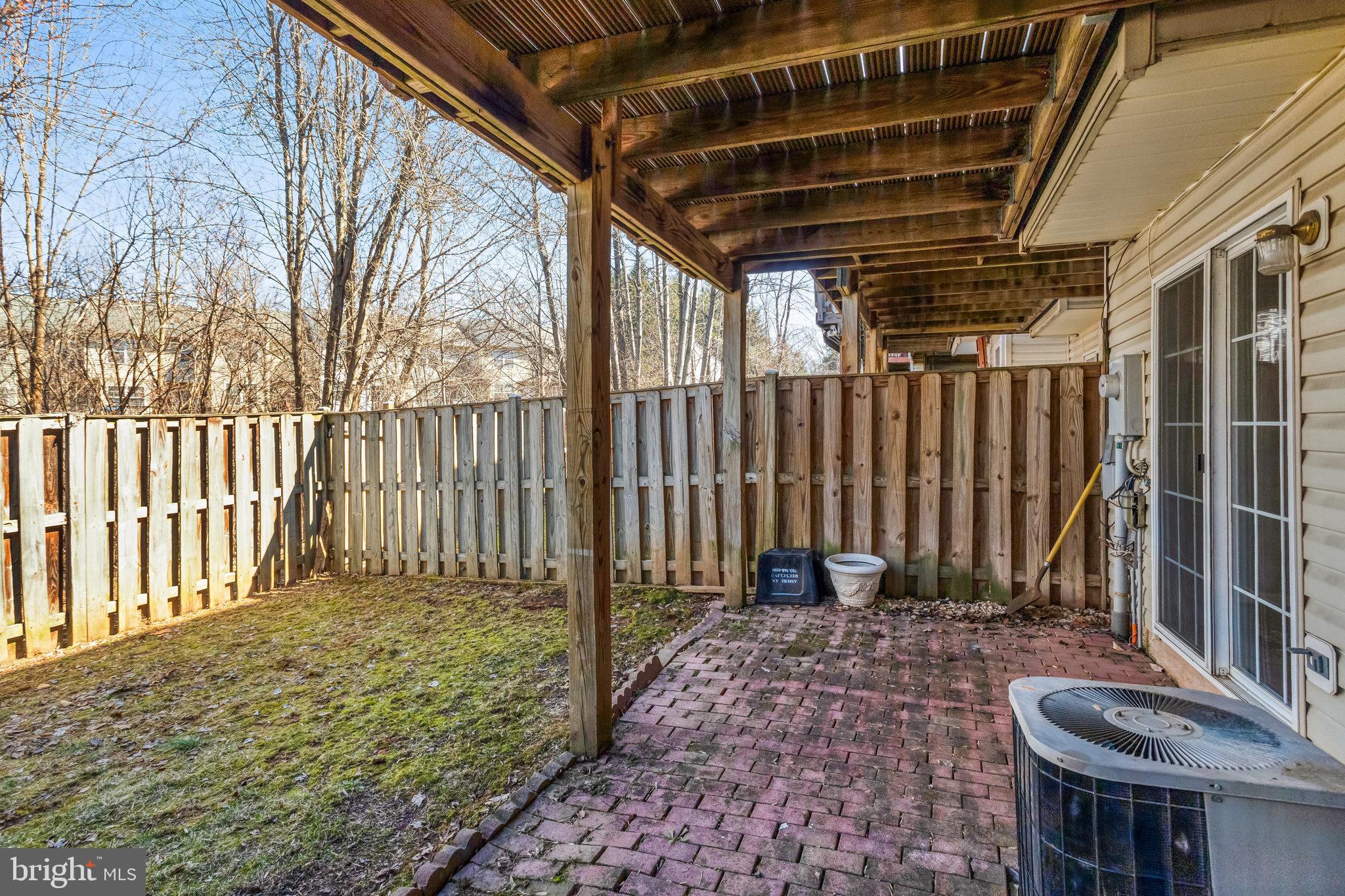 LAKECREST - Residential Lease