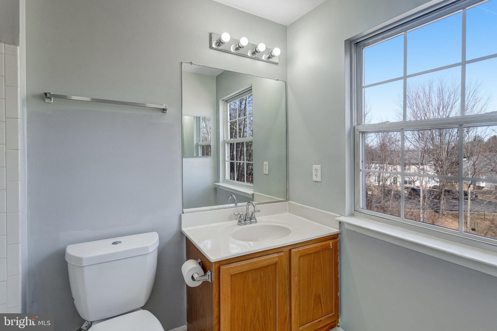 LAKECREST - Residential Lease