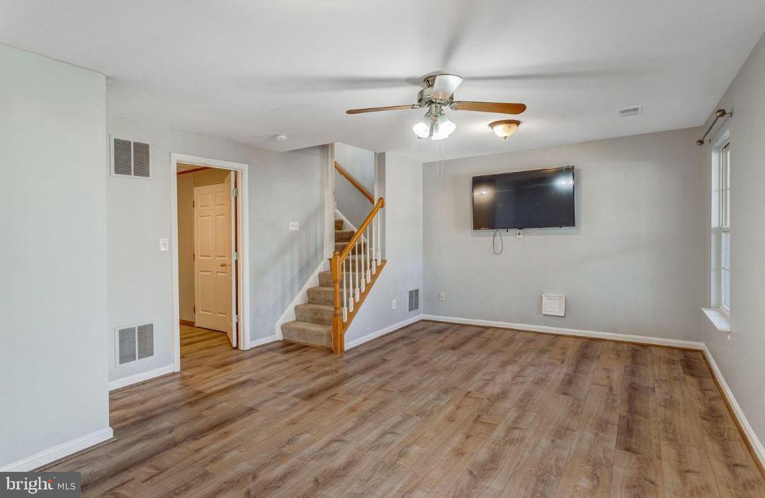 LAKECREST - Residential Lease