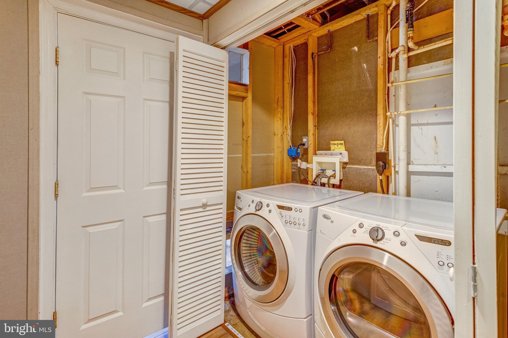 LAKECREST - Residential Lease