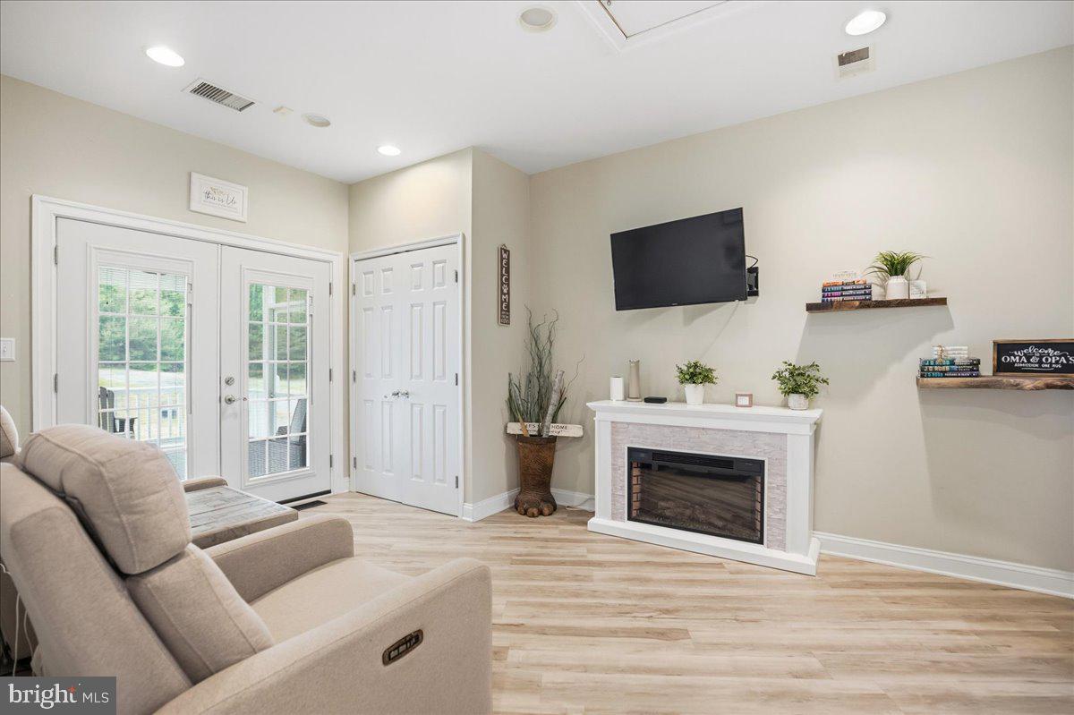 CALVERT CROSSING - Residential