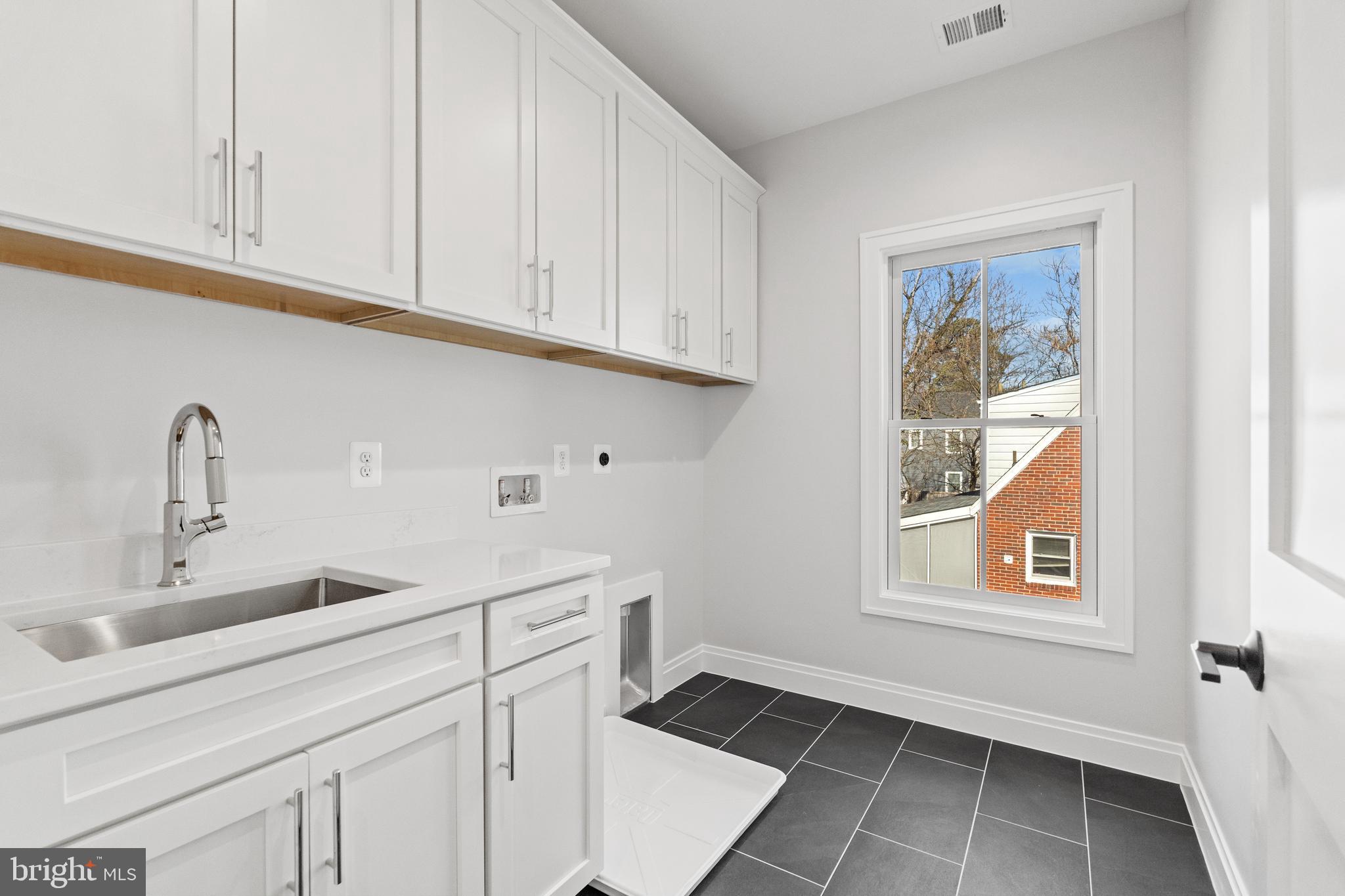 DOUGLAS PARK - Residential