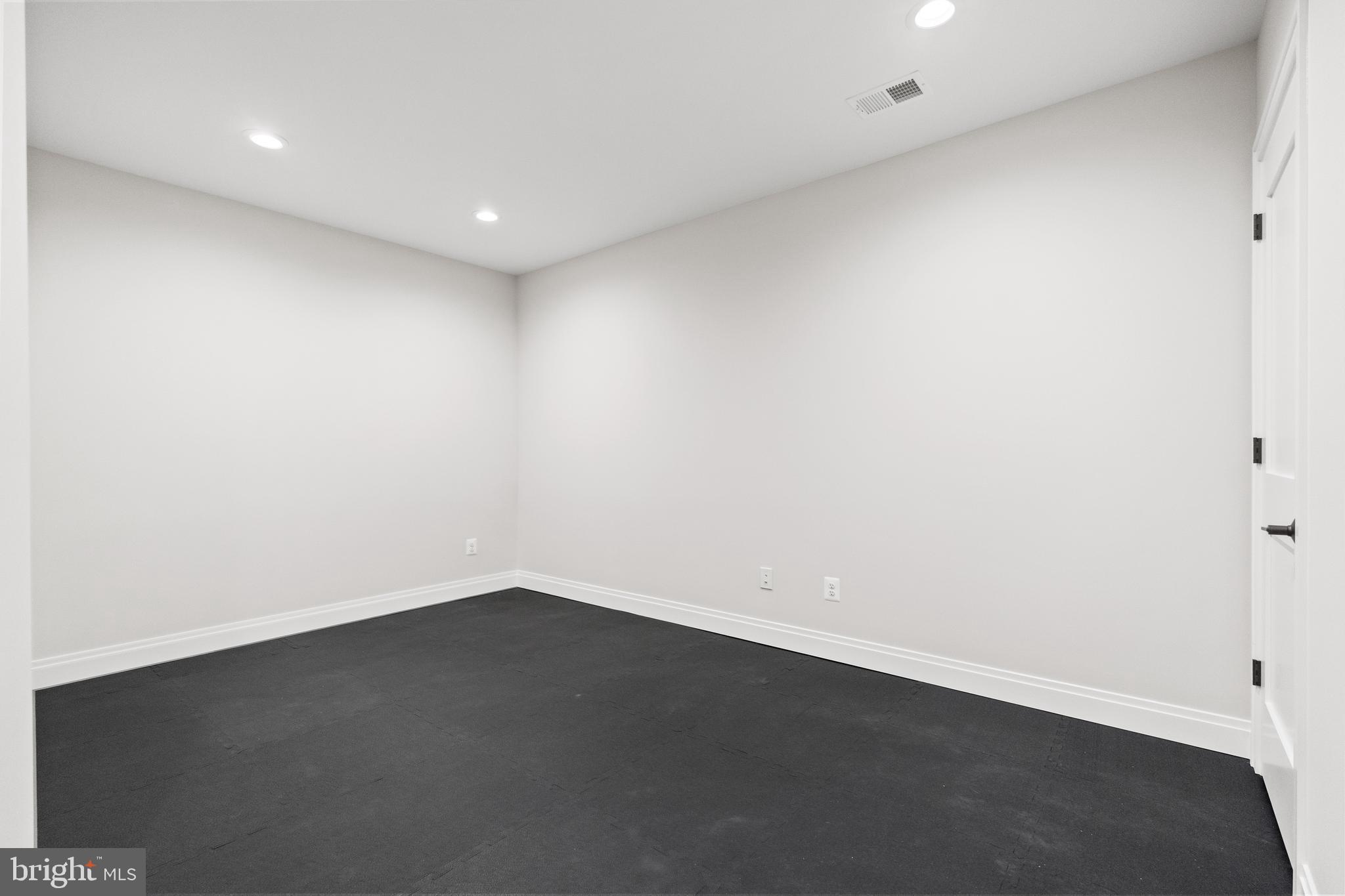 DOUGLAS PARK - Residential