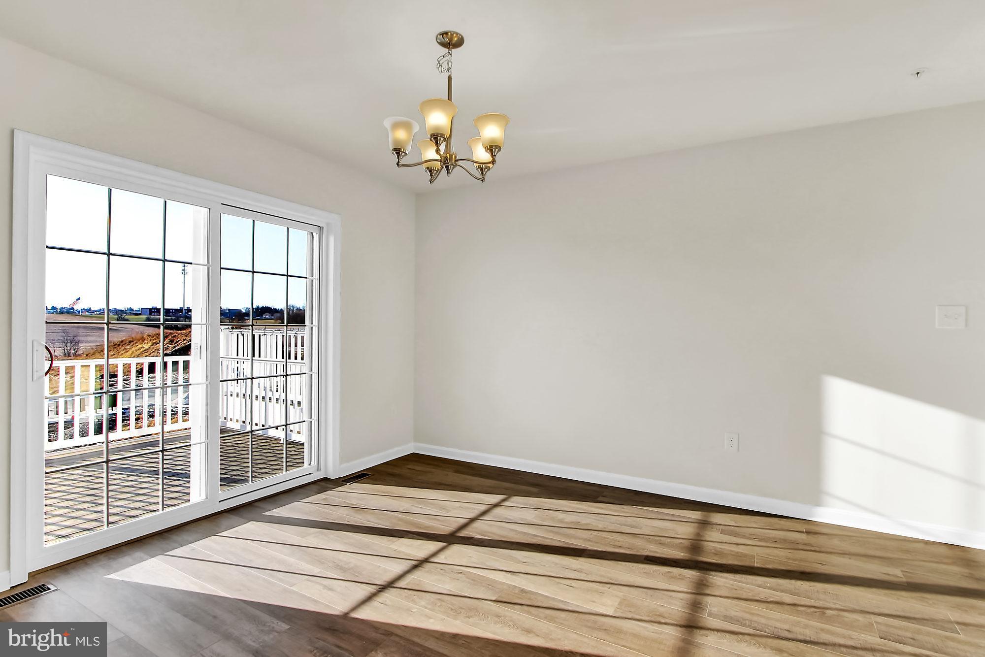 LINCOLN SQUARE - Residential Lease