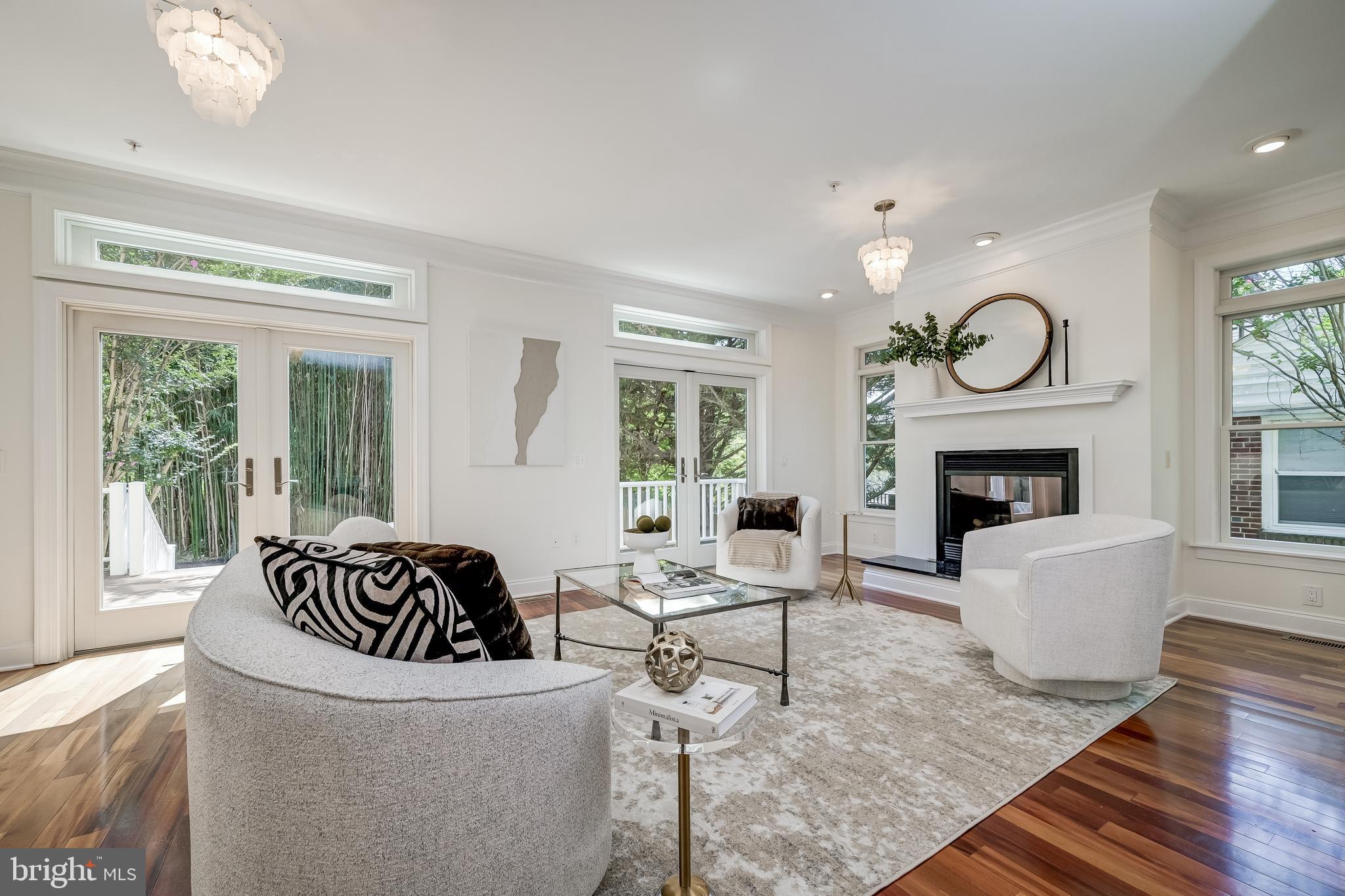 GREENWICH FOREST - Residential