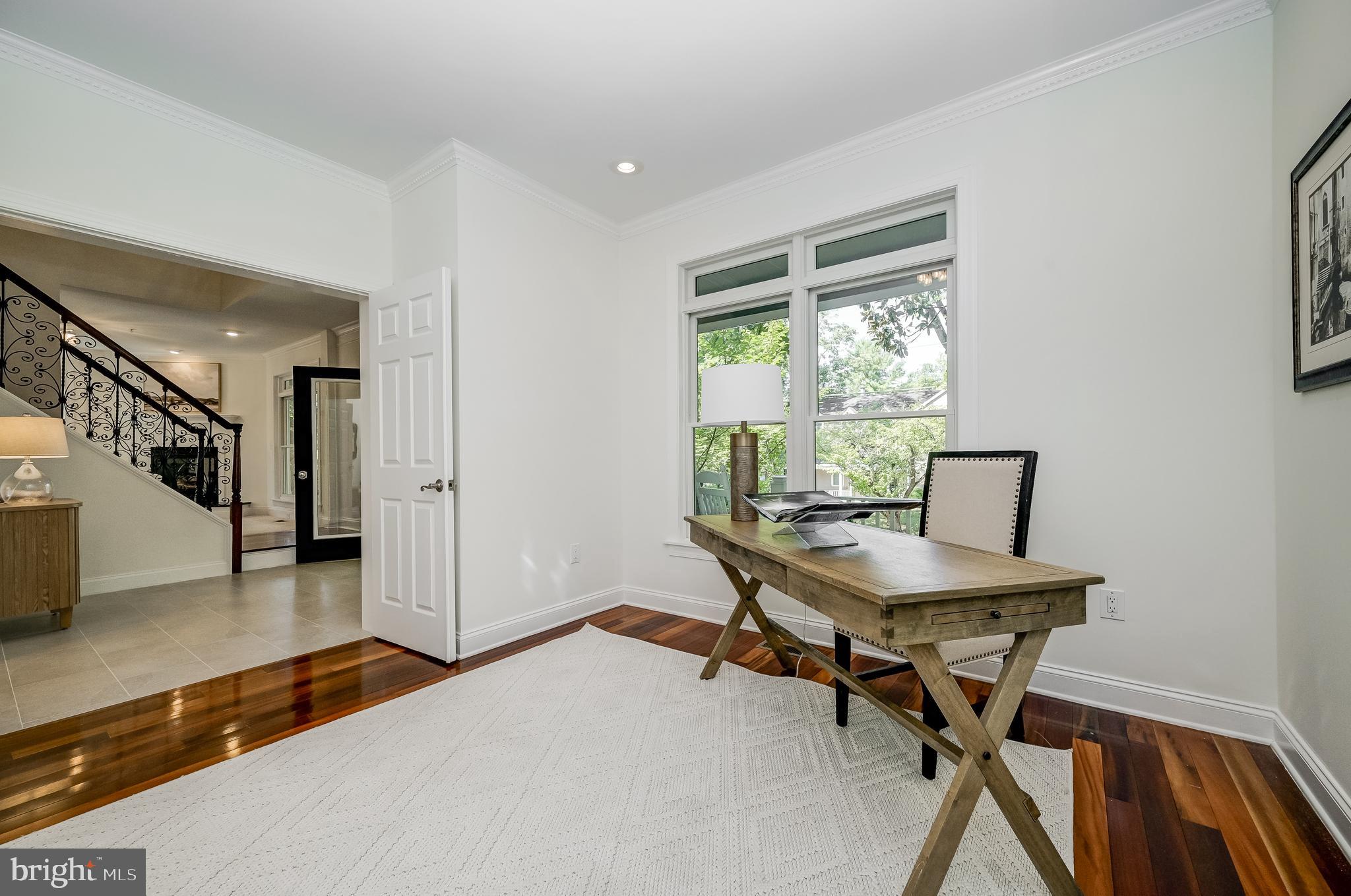 GREENWICH FOREST - Residential