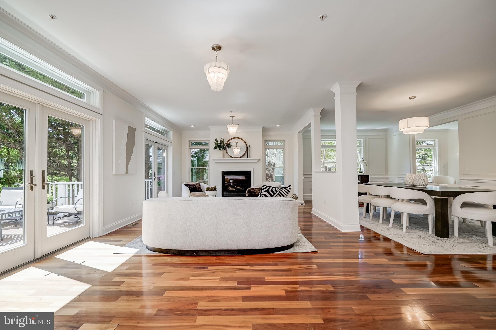 GREENWICH FOREST - Residential