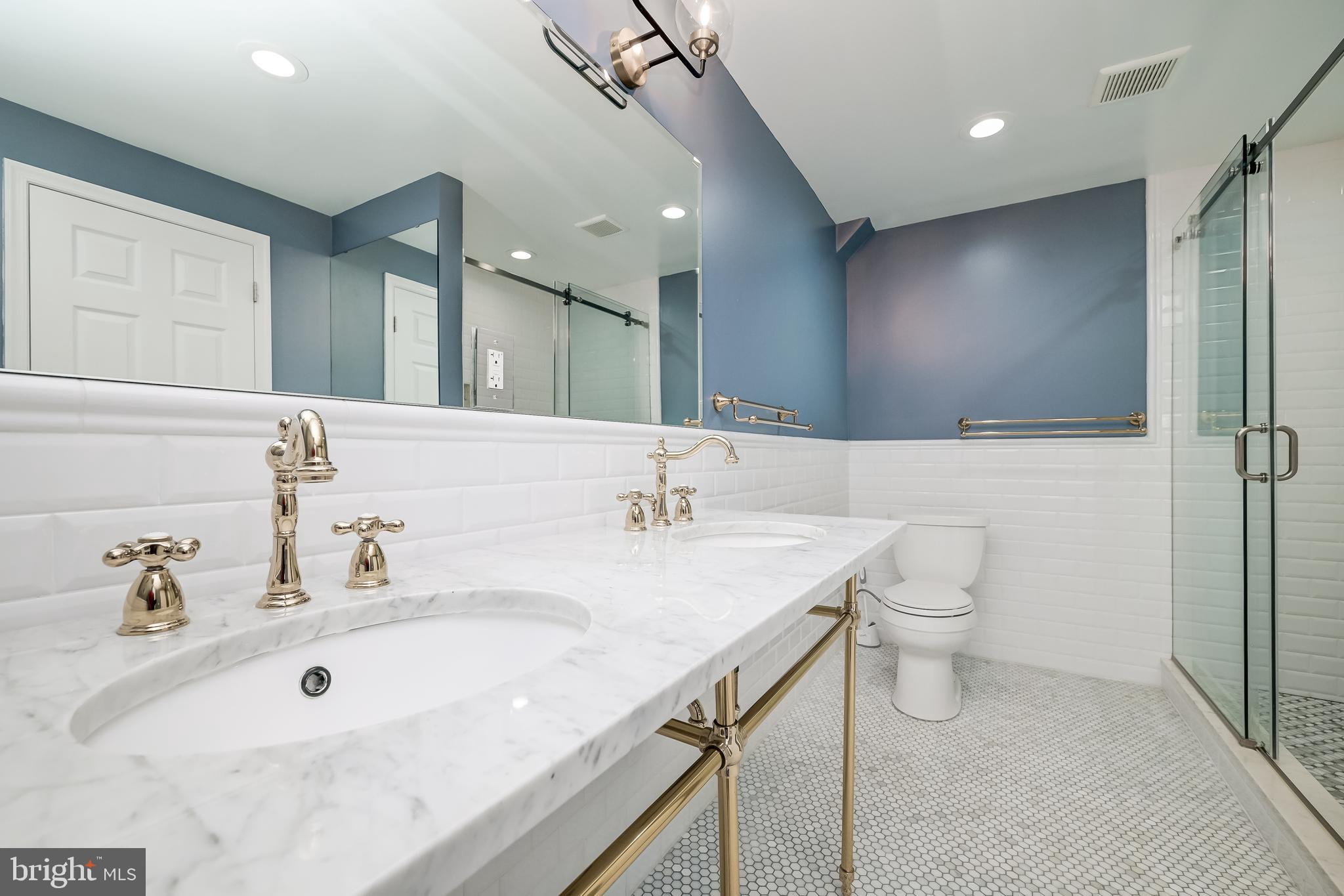 GREENWICH FOREST - Residential