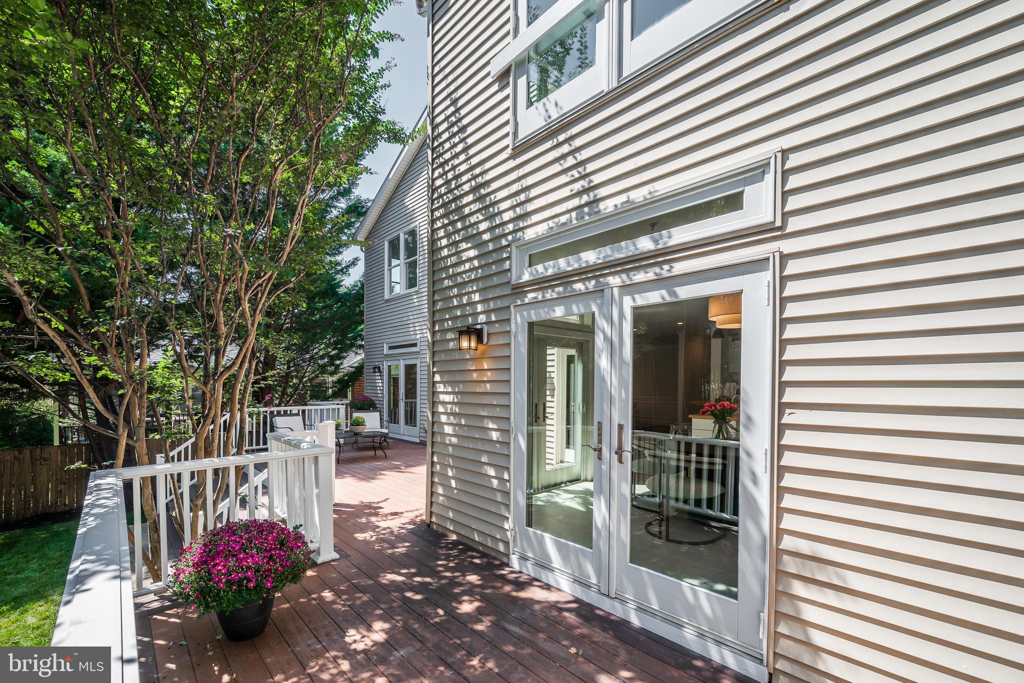 GREENWICH FOREST - Residential